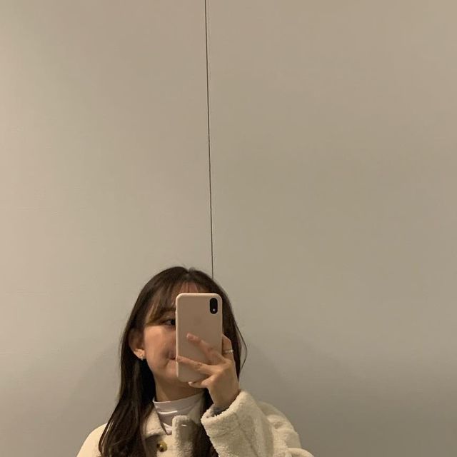 맘빈 🐰 on Instagram: "#광고 요즘 치마를 활용한 코디에 빠져있는데요! ☺️ 사실 치마를 입으면 늘 다리가 신경쓰여서 늘 고민이 많았어요 압박 스타킹은 무조건 불편하지 않을까 싶어서 시