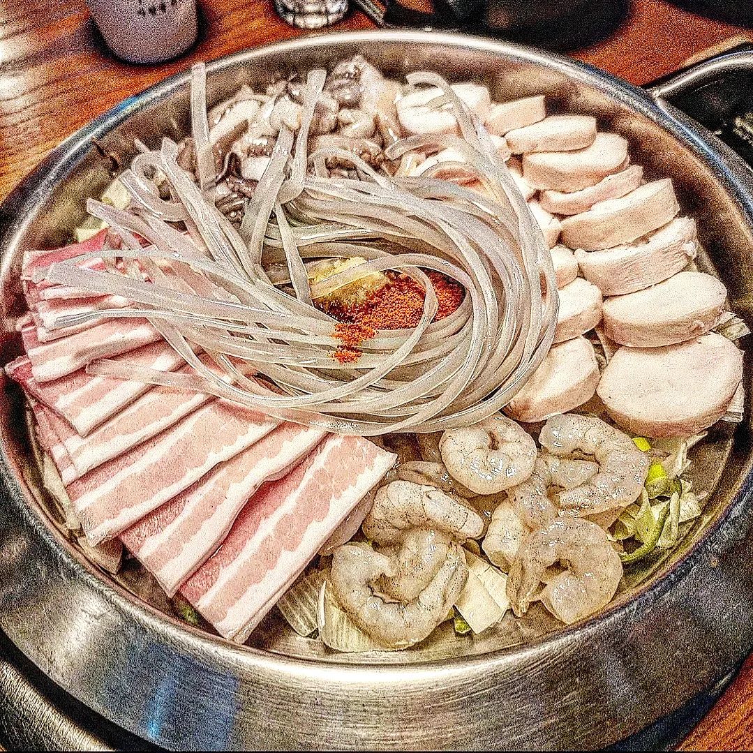 #사위식당 
낙곱새는 사위지!
올때마다 배터져서 힘든곳..
점주님이 잘생김 😄

#여의도맛집 #여의도점심 #여의도저녁 #여의도직장인 #낙곱새 #도깨비 #맛집
