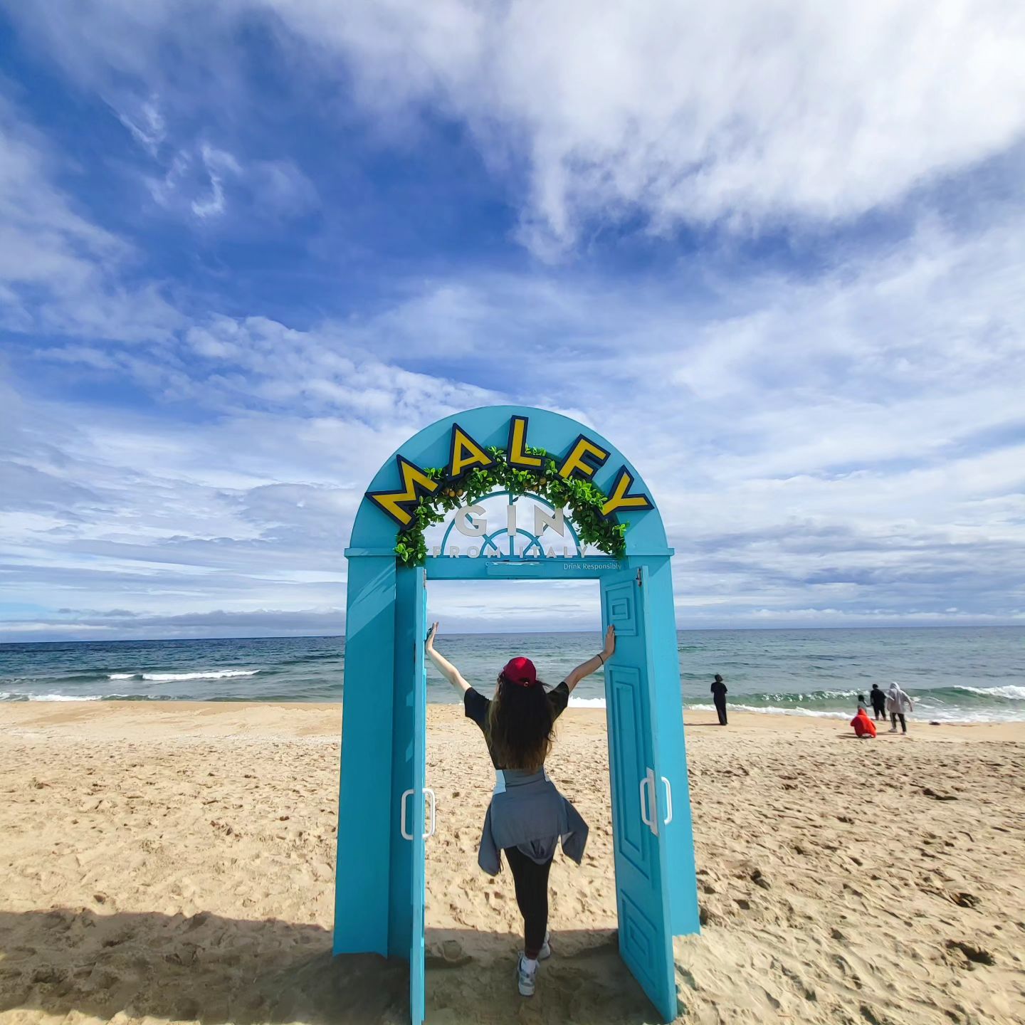 TRAVEL MAKER

양양이 증맬로 핫합니다.
노래빵빵나오고ㅋㅋㅋ
간만에 핫함 즐겼네☺️
담엔 밤에가쟈......🤭🤭🤭

#아줌마