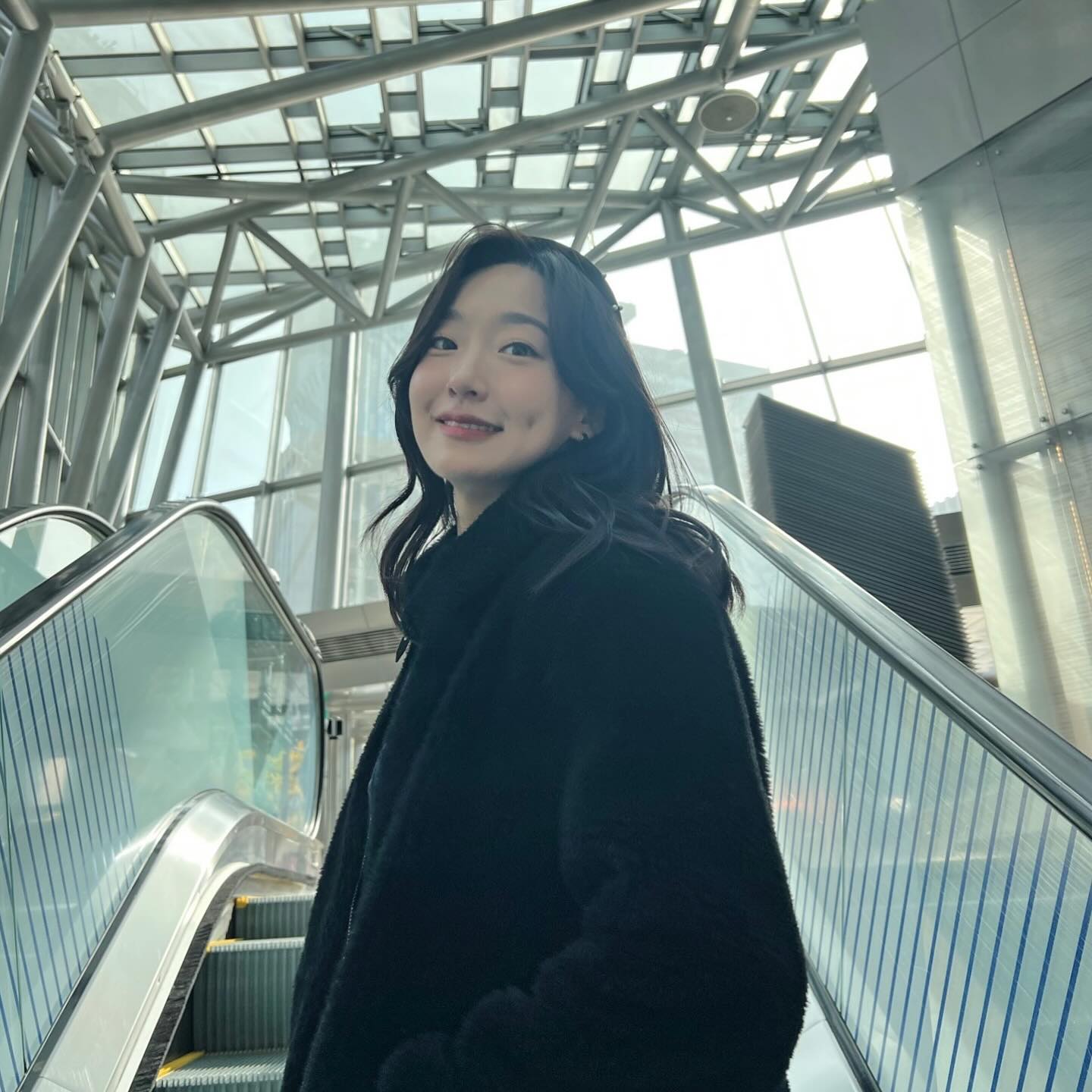 금요일이다 !
12월이다 !
겨울이다 🖤☃️🤍