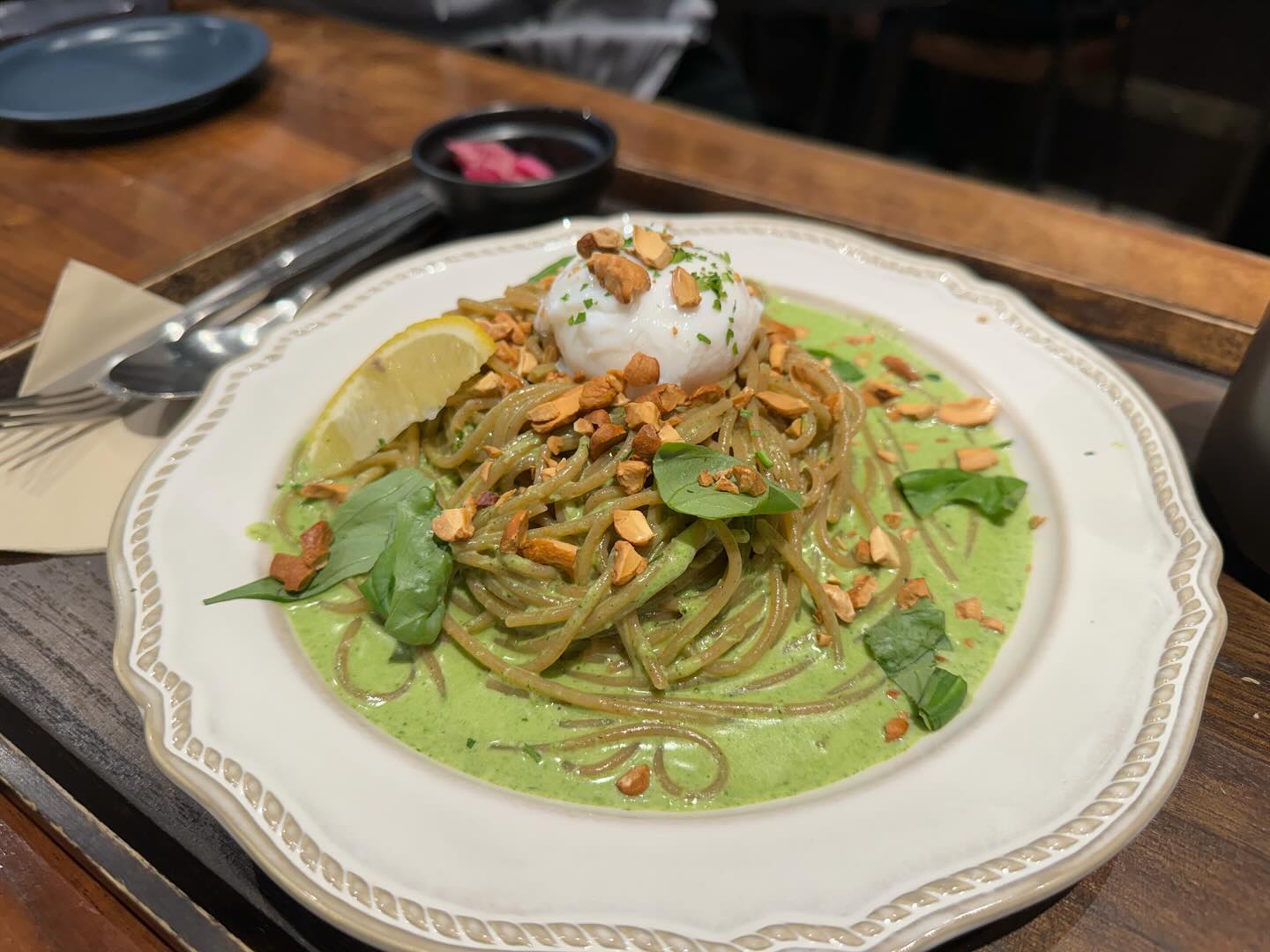 간단하게 점심?! ✨
ㄴ커피까지 한번에 해결해서 편함….! 맛은 쏘쏘…🤟

#건강식 #뉴오리진ifc몰점 #바질페스토파스타 #그릴드베지치킨샐러드 #미트볼퍼플치즈팟