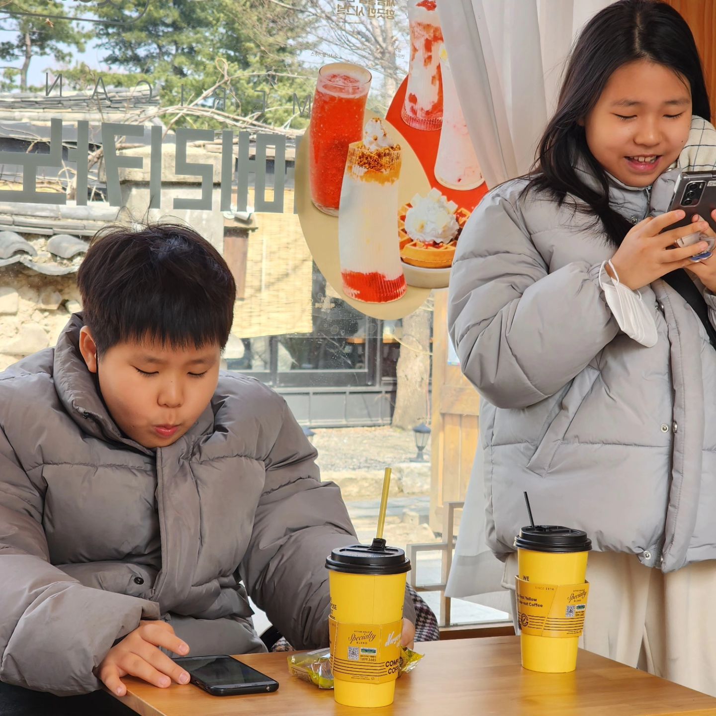 #
길고 길었던 방학이 끝났다.

찐하게 놀았으니

열싱히 공부하고 놀고

꽃피면 다시오자♡

#가족나들이
#너희를응원해
#애비도응원해
#학원두과목늘어남
