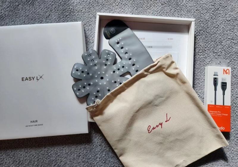 협찬제공 easyl_cgbio signature_mg

 LED두피관리기기 이지엘헤어

30대 중반에 들어서니 요즘 가장 핫한 주제.. 바로 두피고민 인데요 ㅎㅎ
저는 두피하나는 자신있었그등여.. 그런데 세상에~
세월에 장사없네요 ㅎㅎ
아이를 둘이나낳으니 두피도 점점 무너지더라구요

이지엘헤어는 RED 고출력LED 630 nm 소자를이용해 두피 깊숙한곳까지 관리해줘요!
실제 출력량이 높아야 좋은 두피관리 기기라고해요

정수리 두피뿐아니라 이마라인 까지 커버해줘서
M자,정수리,남녀노소 모~~두 만족할수있도록 만들어졌어요!

역시 가장좋은건 언제 어디서든! 사용이 가능하다는게 최고인것같아요👍

#시그니9기 #시그니처 #이지엘헤어 #두피관리기
 #홈케어 #홈케어두피관리 #두피관리 #두피기계