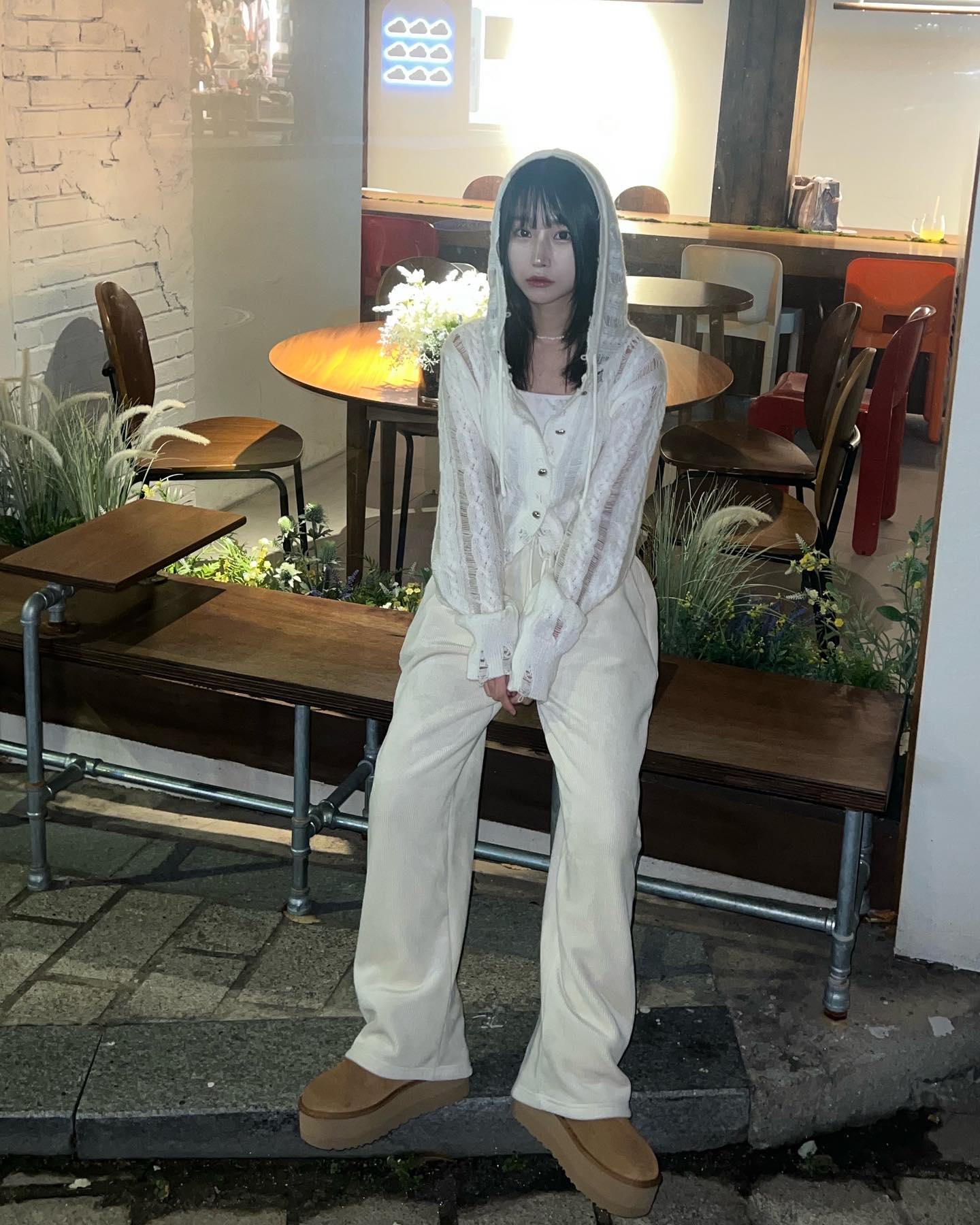 꼬까옷,꼬까신 신고 룰루랄라🎶
.
.
#ragno #라뇨 #ugg #어그부츠