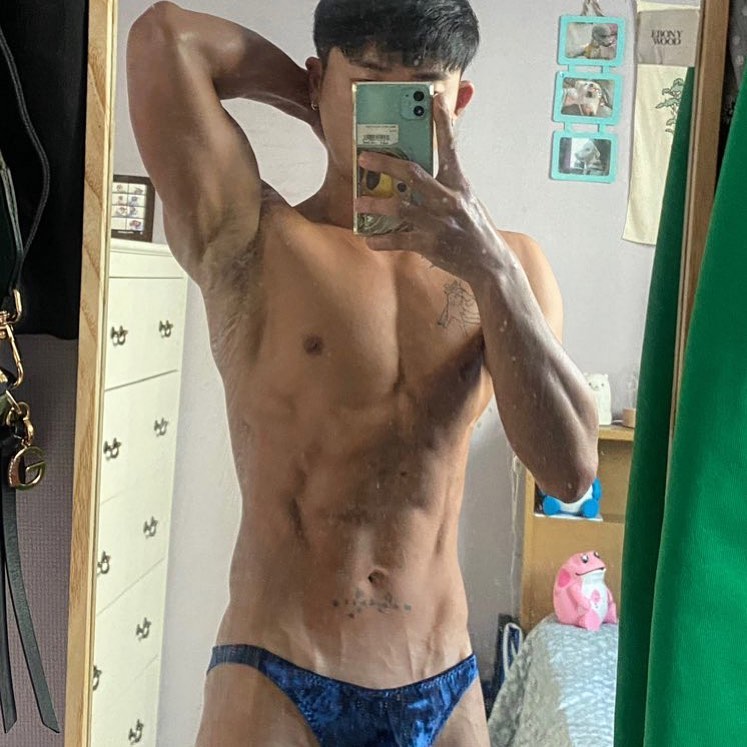 잃어버린줄 알았던
트렁크가 장농 깊숙히 짱박혀 있음 ㅠ;;