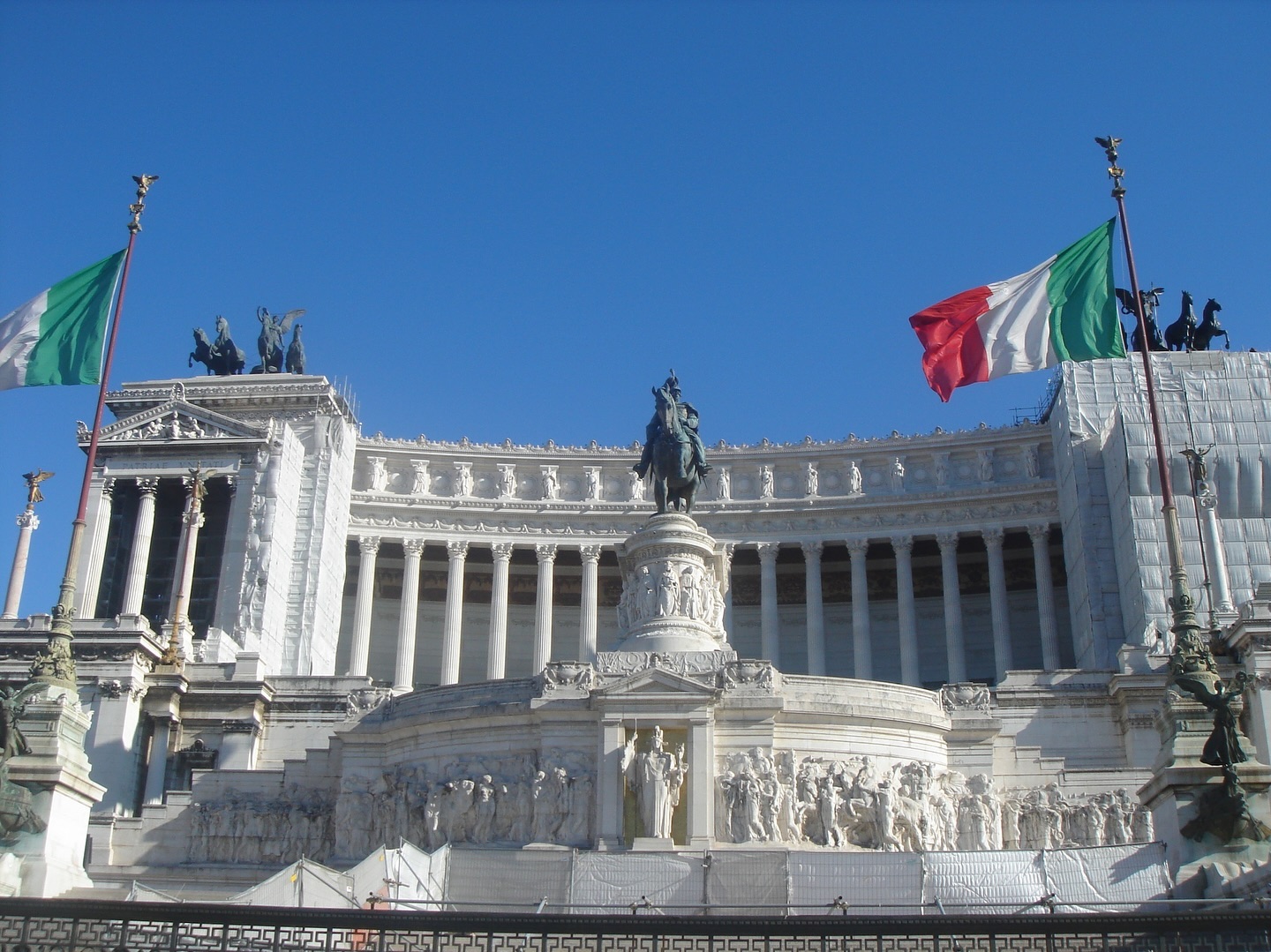 #Italia #Italy #🇮🇹
#유럽배낭여행_2008년 
#디카갬성 

유학중이던 친구도 만나고 현지인만 아는 곳도 가고
교수님 별장에 가서 삭사대접도 받고
친구와 즐겁게 보낸 이태리

#친구아직있는데혼자또가고싶네ㅋ