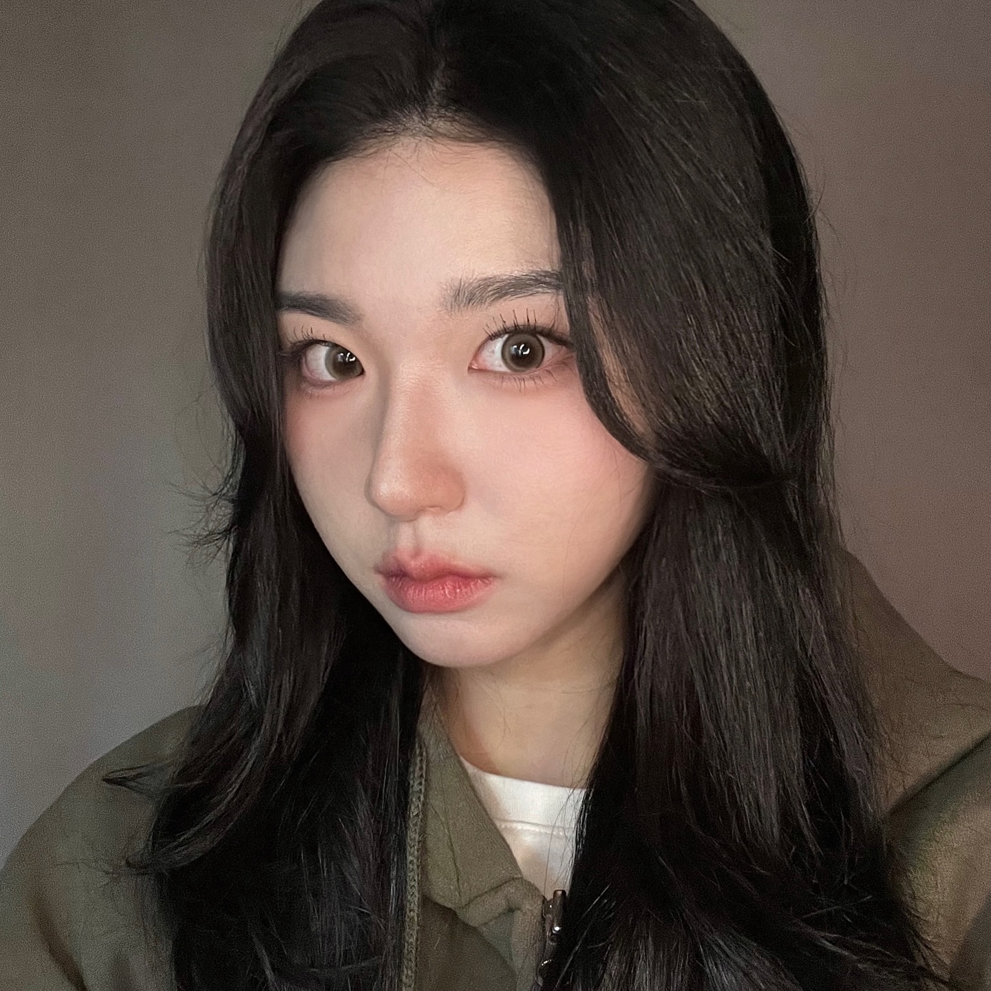#광고 chuulens chuulens_kr winc_app 

츄렌즈에서 에프터글로우 시리즈가 출시되었어요!!
제가 착용한 제품은 멜로우헤이즐 컬러로 평소 청순 여리가 추구미이신 분들께 추천드려요...🐰🎀🩰

#츄렌즈 #에프터글로우 #멜로우헤이즐 #윙크 #윙크렌즈 #윙크앱