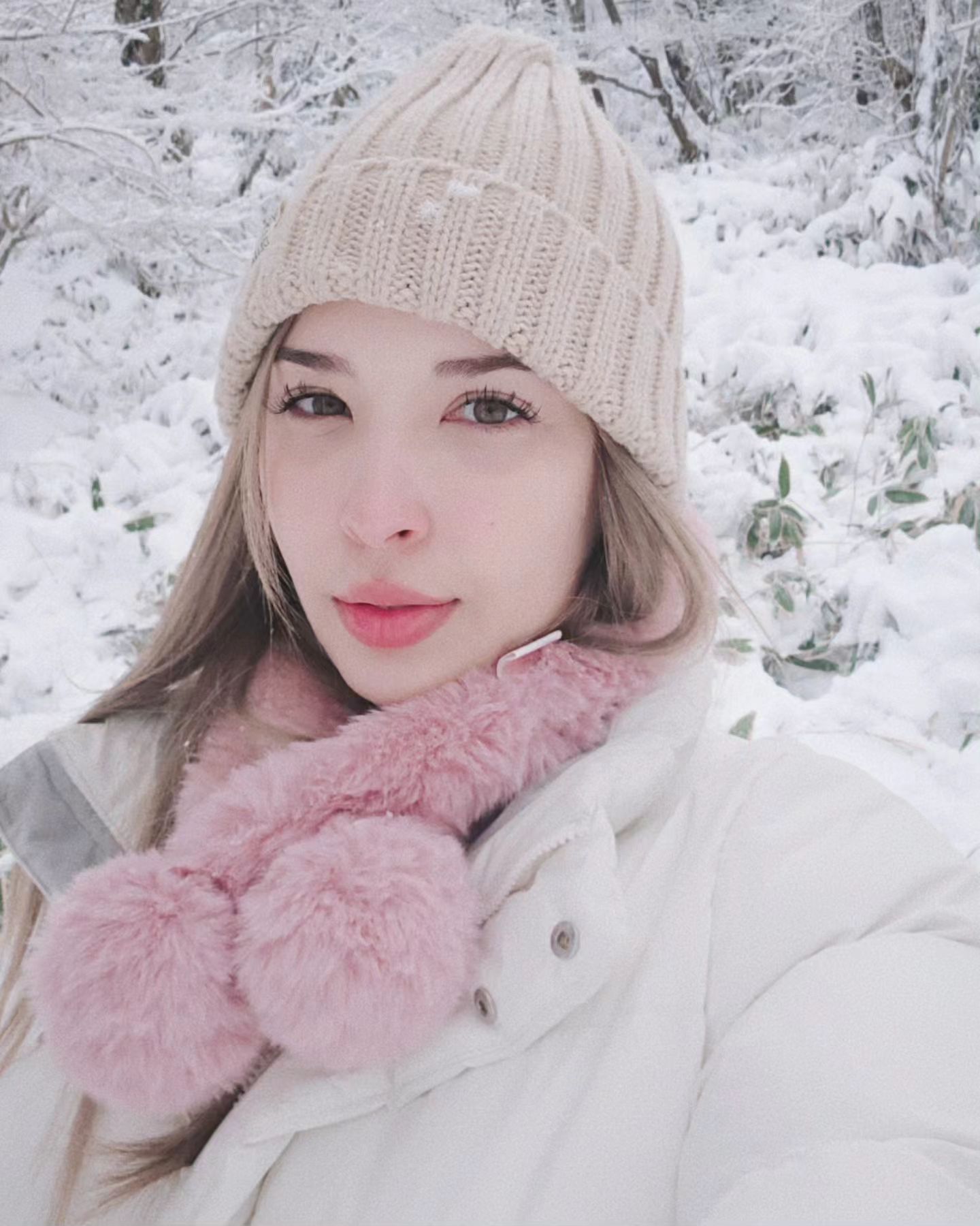 Let it snow, let it snow ❄️

#외국인모델 #모델 #model#kpopdancecover #follow #제주도여행 #제주도 #jeju #제주 #제주여행 #korealife #jejuisland #travel #일상 #여행에미치다 #daily#서귀포 #데일리 #selfie #국내여행 #jejudo #소통 #바다 #제주도맛집 #southkorea #일상스타그램 #좋아요 #맞팔 #가족여행