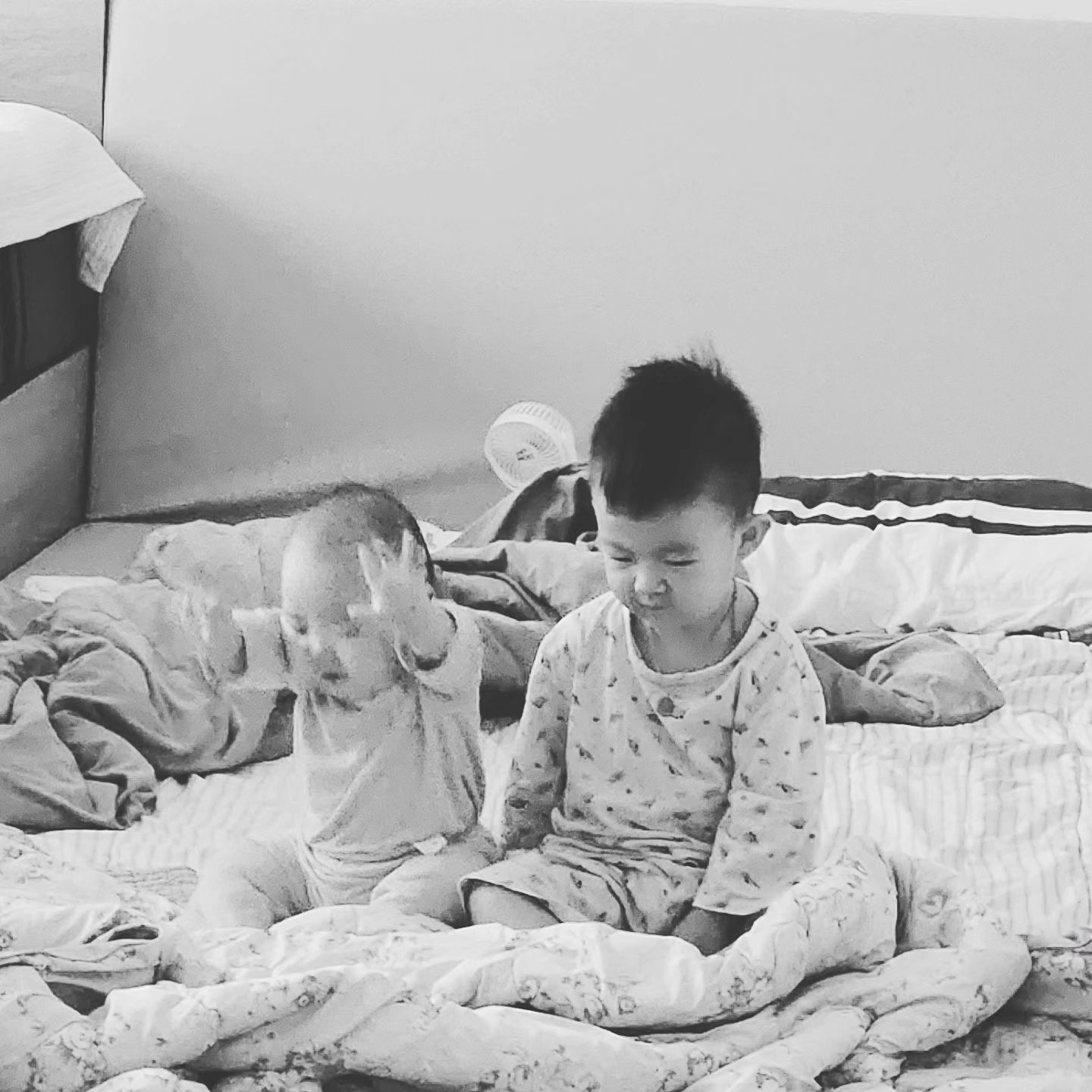 💜
보라가하면 시우도하고
시우가하면 보라도하고

(보라 흑백하니까 짱구 그자체네..?)