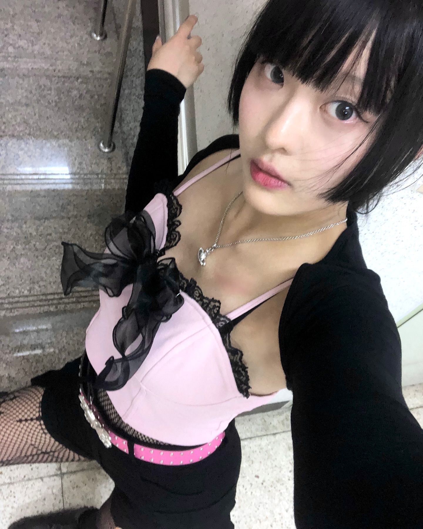 도망쳐봐 어차피 날 벗어날 수 없어
#kissoflife #midastouch