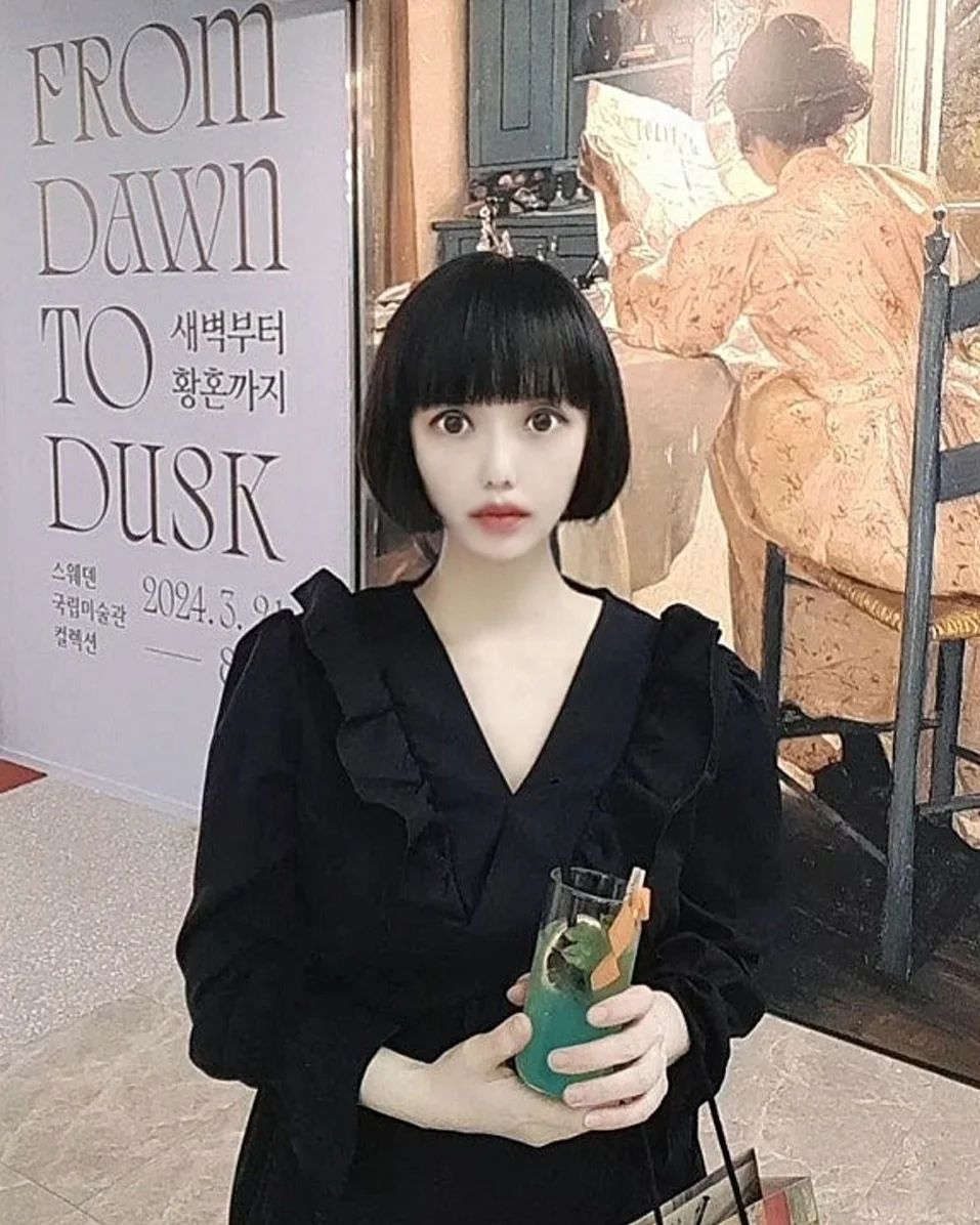 #협찬 
#스웨덴국립미술관컬렉션
🖤스웨덴 - 대한민국 수교(1959년) 65주년을 맞이해서,
스웨덴 스톡홀름 국립미술관과 협업하여
소장 명화를 #국내최초 로 공개하는 전시인데요🖤

#새벽부터황혼까지
#명화전시
스웨덴국립미술관의 소장작 원화 그대로 한국에서 만나볼 수 있는 기회🖤
한국인들이 가장 사랑하는 미술인 인상주의🖤
감정이 담겨있는 #풍경화
북유럽 특유의 감성과 함께 느낄 수 있어영🌿

🖤그림을 보는 것만으로도 치유와 힐링이 되는 올 봄 추천하는 따뜻한 전시🌠
🖤프랑스 인상주의와 또 다른 북유럽풍 인상주의의 매력🏜
🖤그 동안 국내에서 만나볼 수 없었던 북유럽 예술의 대표 컬렉션
🖤황금기를 이끈 화가달의 명작을 국내 최초로 선보이는 전시
🖤스웨덴 - 한국 수교 65주년 기념 특별전
마이아트뮤지엄 x 스웨덴 국립미술관 공동 기획 

- 행사 : 전시 프리뷰 자유 관람 및 칵테일 & 케이터링 행사
3월 20일 (수) 16:00
서울 강남구 테헤란로 518 (대치동, 한국섬유산업연합회) 섬유센터빌딩 B1
마이아트뮤지엄 

🌹오늘은 일반전시가 아닌 초대 받으신 분만 오는 VIP 프리 오프닝 행사로 진행되었는데요~ 

🌻마이아트뮤지엄에서
24년 3월 21일~24년 8월 25일까지 진행되고있으니 꼭 방문해서 이 감동을 느껴보시길 바래영💌 

"프랑스에서 풍경화가는 어쩌면 눈만 사용하는 예술가일지도 모른다"
"북유럽의 풍경화가는 시인이 되어야 한다"
- 스웨덴 화가 및 비평가 '리카르드 베르그 
#마이아트뮤지엄
#서울전시추천 #전시회추천 #코엑스데이트 #강남데이트