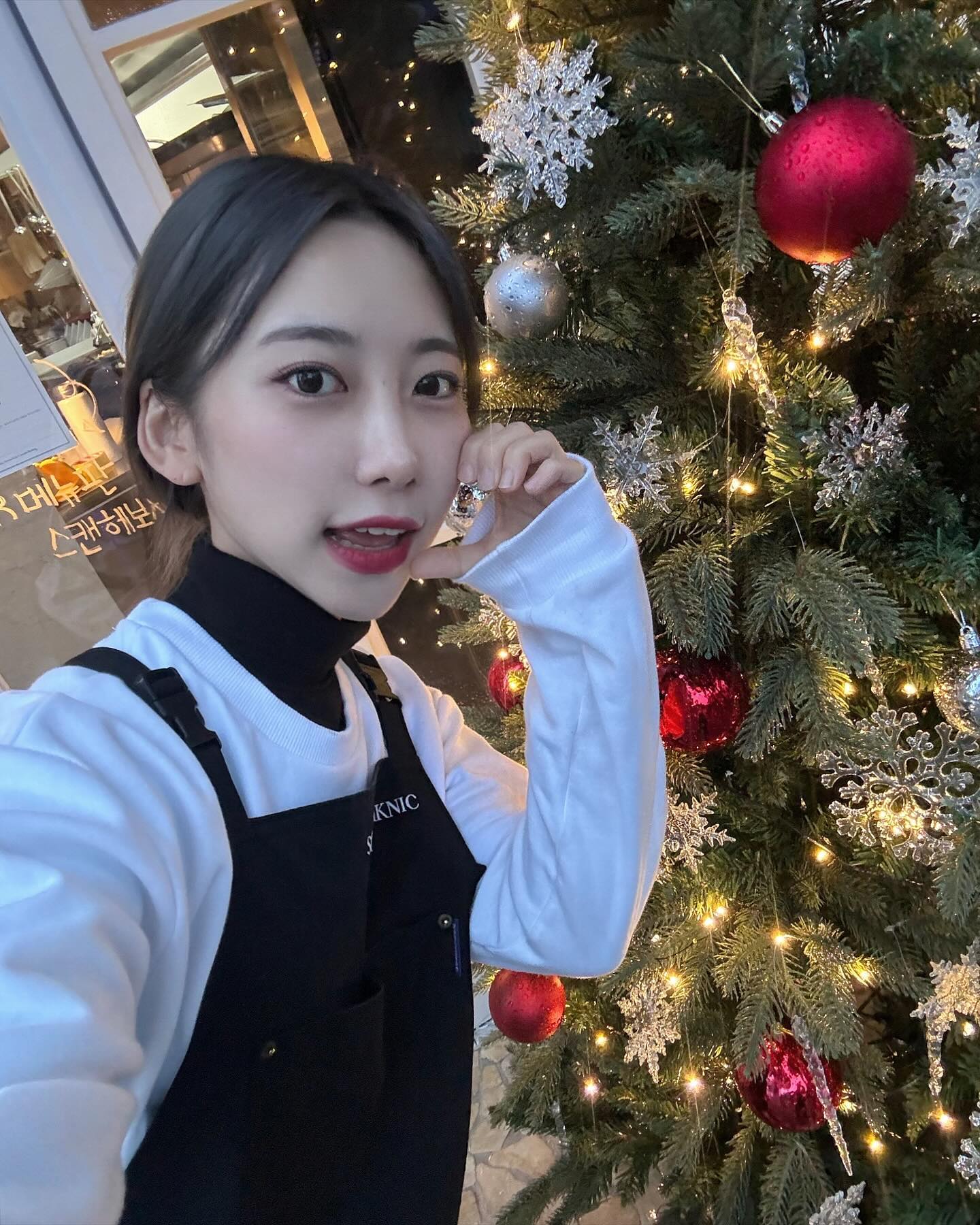 꺄 #트리 넘이쁘구

#dailylook #용리단길브런치 #세렌디피크닉#follower #용리단길트리 #likeforfollow #도산공원카페 #f4f #instagood #좋아요테러 #좋반테러 #ootd #좋반 #좋아요반사#좋아요 #팔로우 #소통 #맞팔 #선팔 #인친 #데일리 #일상 #오오티디 #selca #selfie #셀카 #셀피 #선팔하면맞팔