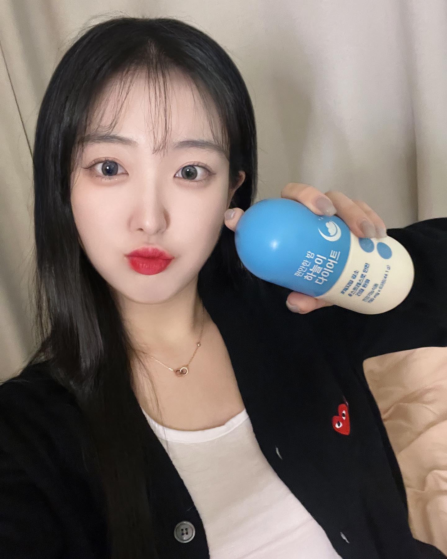 #협찬
편안한 밤을 만들어주는 하늘이 다이어트😇 

최근 안티 스트레스를 위해 자기 전 챙겨먹는 제품이에요!

하늘이 다이어트는 체지방감소 + 스트레스 관리 + 항산화 케어를 모두 관리해주는 트리플 케어 제품이랍니다ෆ⃜ 

걸그룹 트리플에스의 김유연님도 꼭 챙겨먹는다고ㅎㅎ 간편하게 한알로 섭취해보세요!

#협찬 #GRN #GRN하늘이 #편안한밤하늘이 #김유연다이어트 #아이돌다이어트 #다이어트 #스트레스관리 #나이트케어#selfie#daily#instadaily#14f#follow#like4likes#instagood#렌즈#likeforlikes#셀피#f4f#좋테 #기본카메라