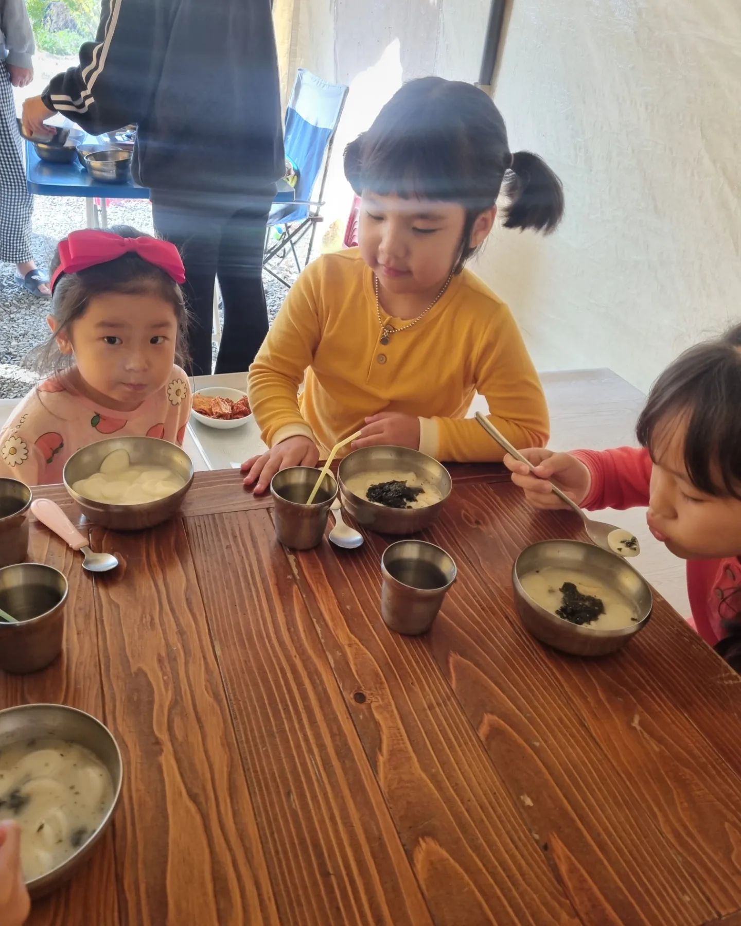 아침에는 역시 떡국이지😋
.
.
.
.
#아침밥상 
#사골떡국
#평사하우스