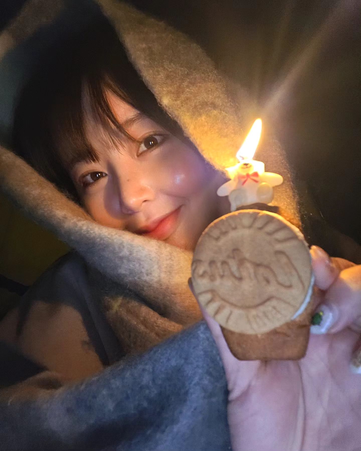 ☃ ᴹᵉʳʳʸ ᶜʰʳⁱˢᵗᵐᵃˢ ☃

화이트크리스마스에 즐기는 불멍이란? 행복 그 잡채!
좋아하는 사람과 즐거운 시간 보내며 오늘도 행복 만끽중♡

여러분 올 한해도 고생 많으셨고,
다들 마무리까지 좋은 일 가득하시길 바라요 ˘̴͈́ꈊ˘̴͈́

메리 크리스마스♡♡

#merrychristmas #happychristmas #메리크리스마스 #크리스마스선물 #성탄절 #불멍 #마들렌 #피아블렌