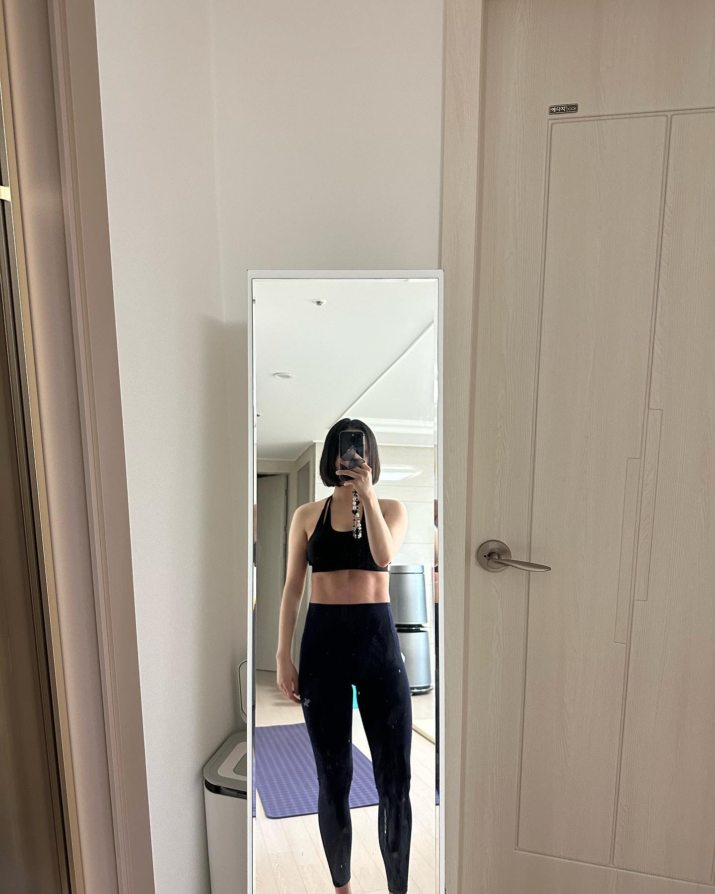 출산후 +255일

한쪽으로 재하를 안아서 
어깨가 엄청 아픔
아프지 않기 위해서 운동해야함…🥲