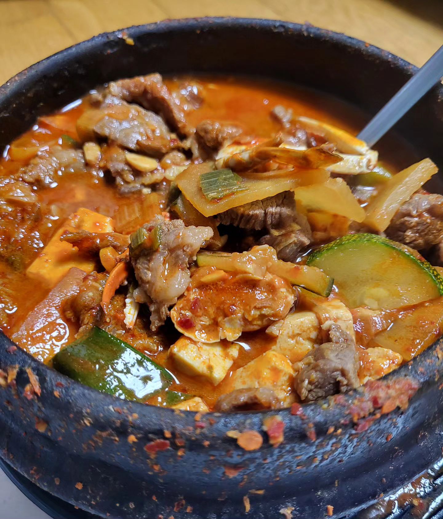 #대구 #일상 #데일리 #수성못 #수성구 #지산동 #목련시장 #지산동맛집 #수성못맛집 #대구맛집 #대구핫플 #한식 #엄마밥상 #집밥 #홈쿡 #홈메이드 #온더테이블 #소고기 #된장찌개 #daily #koreanfood #cook #yummy
-
몇 번을 먹어봐도
진짜 맛있다♡
응, 난 #집밥
.
#박현지토종한우
#박현지식육식당
