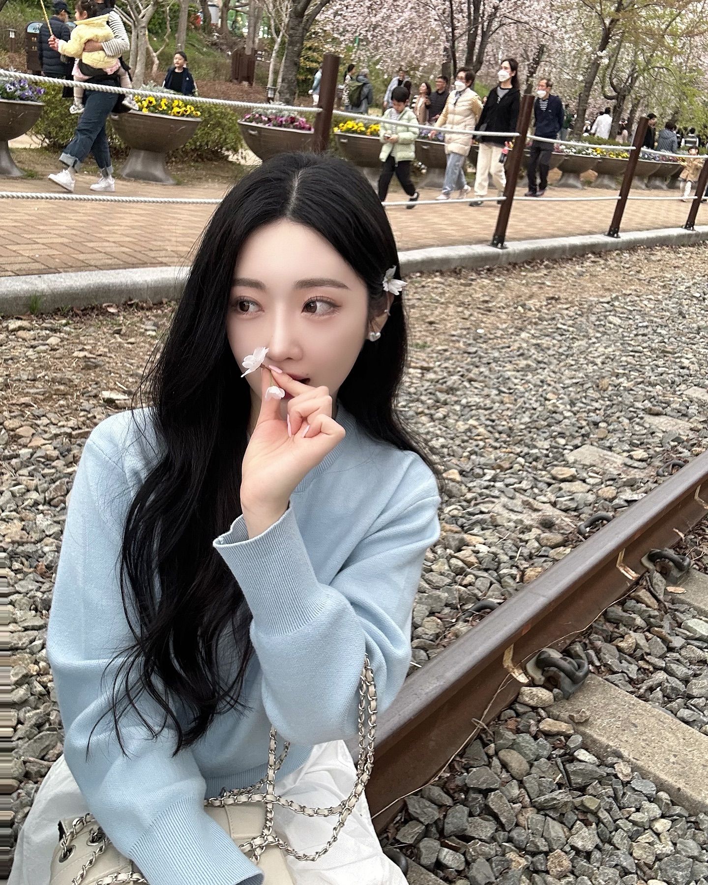꽃보다 사람이 많았따,, 🤨😵‍💫