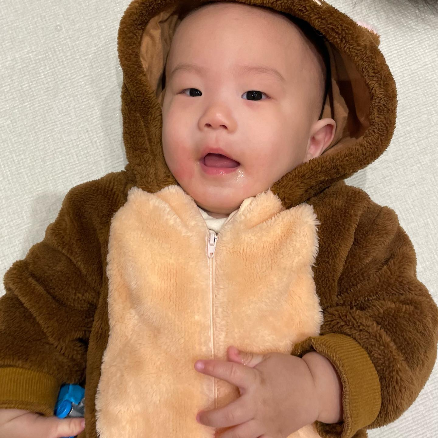 어머나 코스튬 올리는걸 깜빡 ! 
🍂귀여운 칩앤데일의 칩 의상ㅋㅋㅋ 옆모습은 약간 아기곰같구 그래〰️