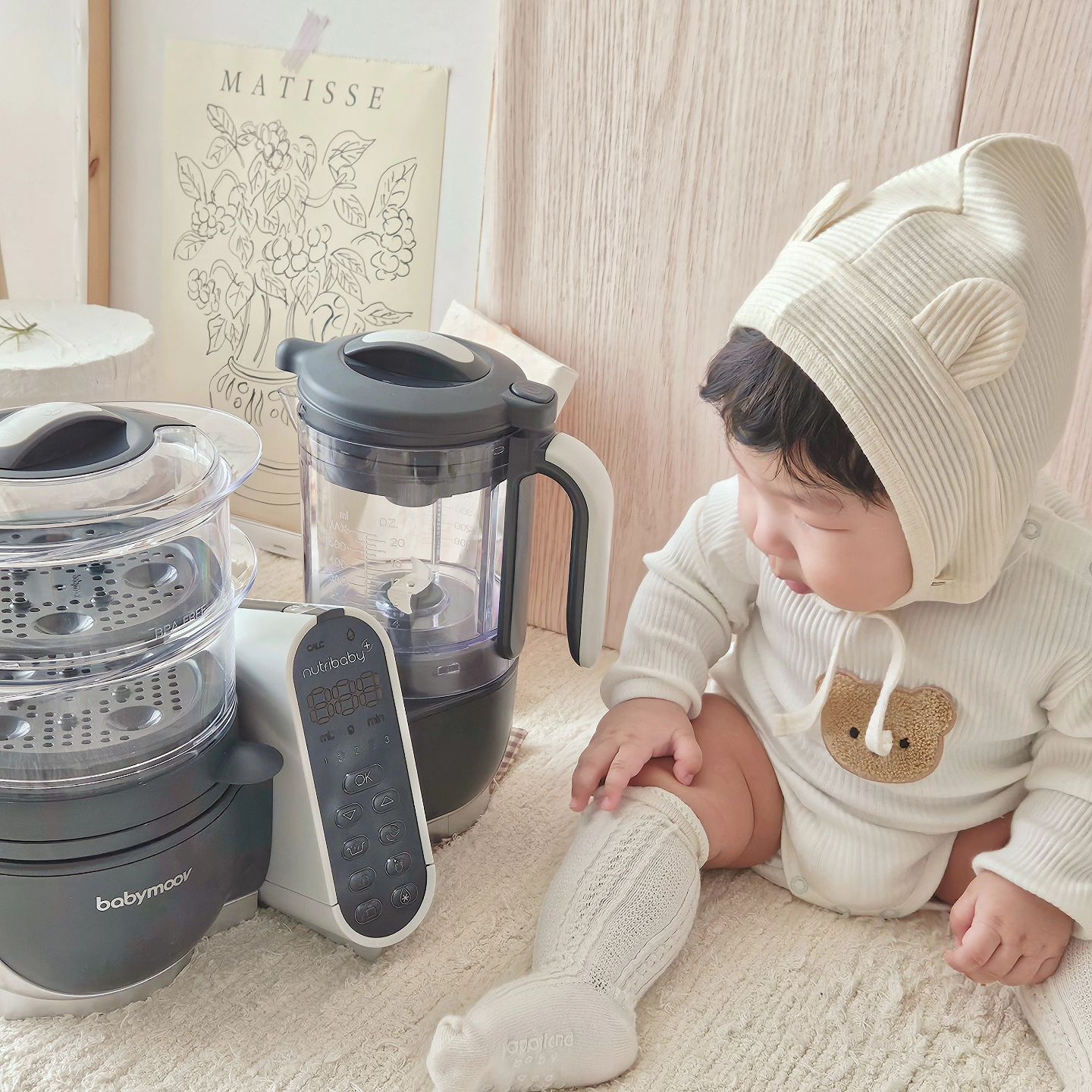#협찬 #제품제공

베이비무브 쿡마스터플러스 오늘도 열일중!
덕분에 엄마 이유식만드는 
시간과 에너지를 줄여줘서
쩰리랑 놀아주는 시간이 늘어났어요!

무엇보다 따끈따끈 갓 지은밥이라 그런지
베이비무브로 만들어주면
아기가 잘 먹어서 대대만족!

큐브 냉털할때에도 쿡마스터플러스
10분 남았을 때 올려주면 
샤르륵 맛있게 해동되니까👍

이제 곧 이유식 세번으로 늘려야하는데
걱정했던 것 보다는 괜찮을 것 같아요!
역시 육아는 장비빨인가요✨️

#베이비무브 #쿡마스터플러스 #8개월이유식