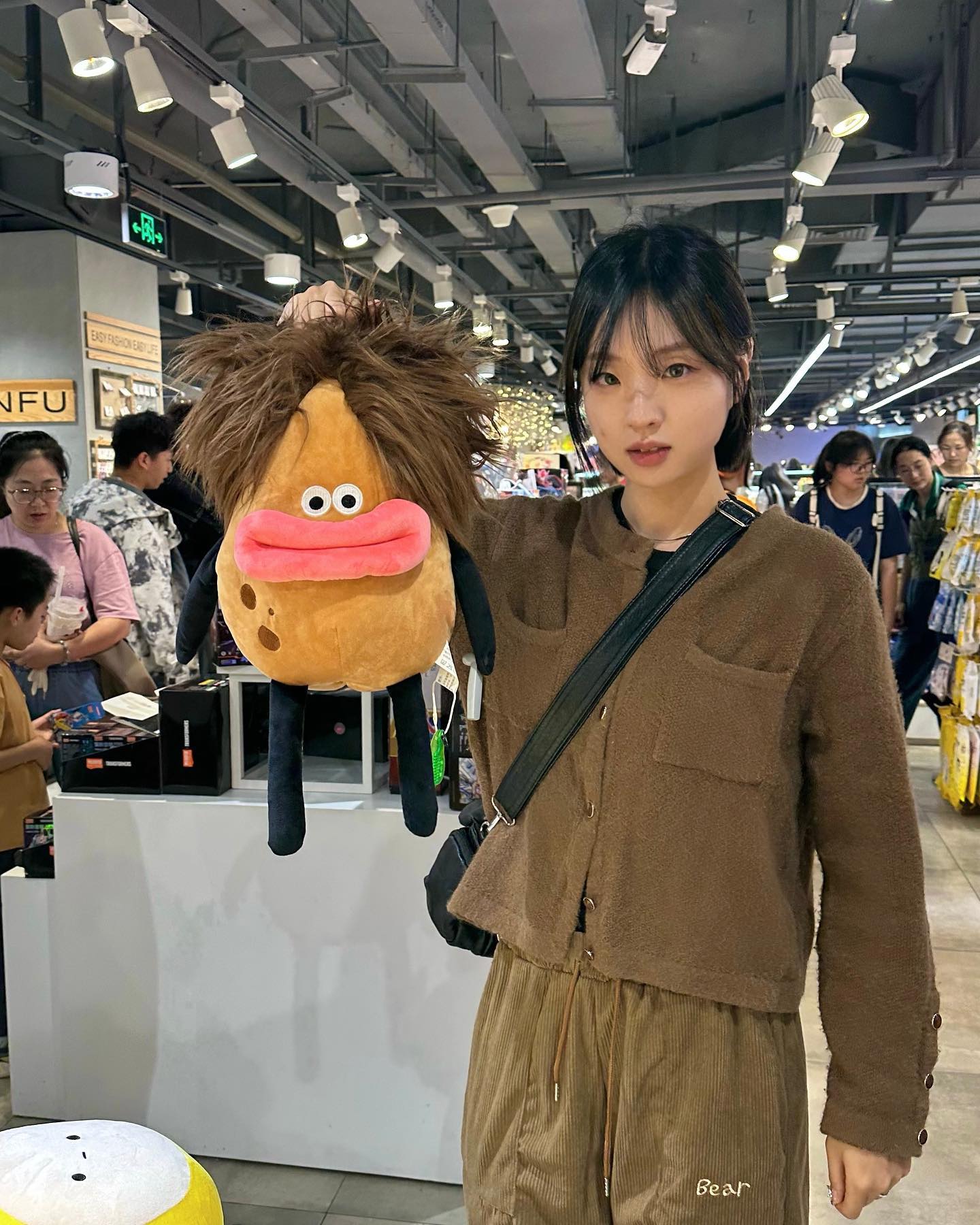 엄마한테 이 사진 보내줬는데 쌍둥이냐해서 상당히 속상😦