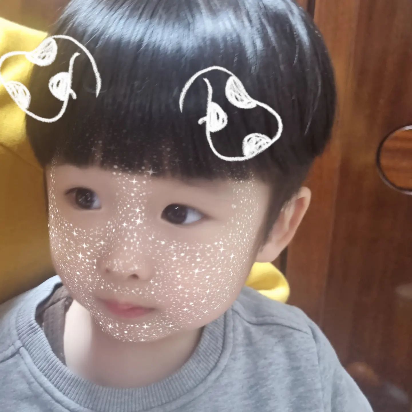 할아버지 무릎에서 앉아 있는 도윤이에요~^^

교회갈  준비 미리  다했어요ㅋㅋ

밥도 잘먹는 도윤이ㅋㅋ

#2023년마지막날 #교회갈준비끝 #소띠아들🐮