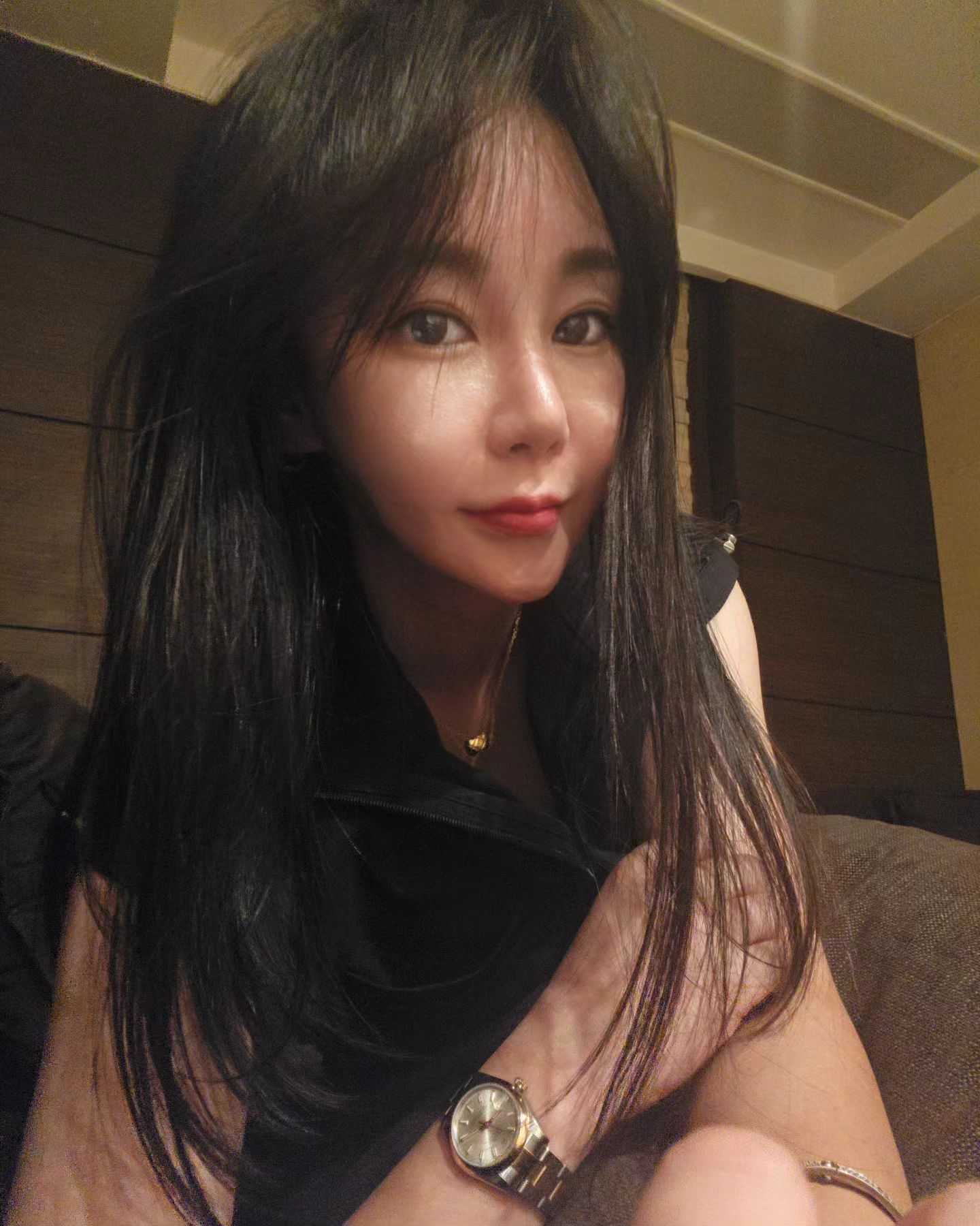 몇달만에  미용실갔다옴ㅎ

긴머리적응
#긴머리#단발탈출#긴머리적응
