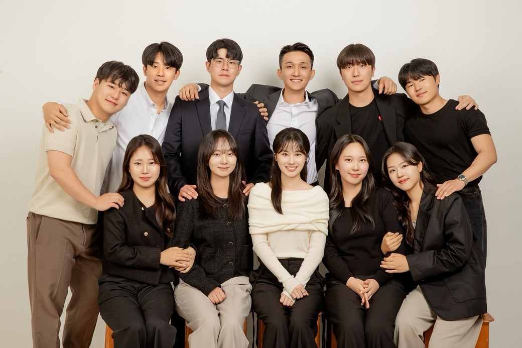 “함께라서 더 즐거운 우리! 동기사랑 나라사랑 💖 
저희 온김에사진관에서 찍은 사진들이 좋은 추억으로 간직 되시길 바랍니다 📸✨

#충남대 #영문학과 #대전우정사진 #대전단체사진 #대전동기사진 #대전셀프사진관 #대전사진관 #은행동사진관 #대전우정사진 #동기사진 #추억사진 #궁동사진관