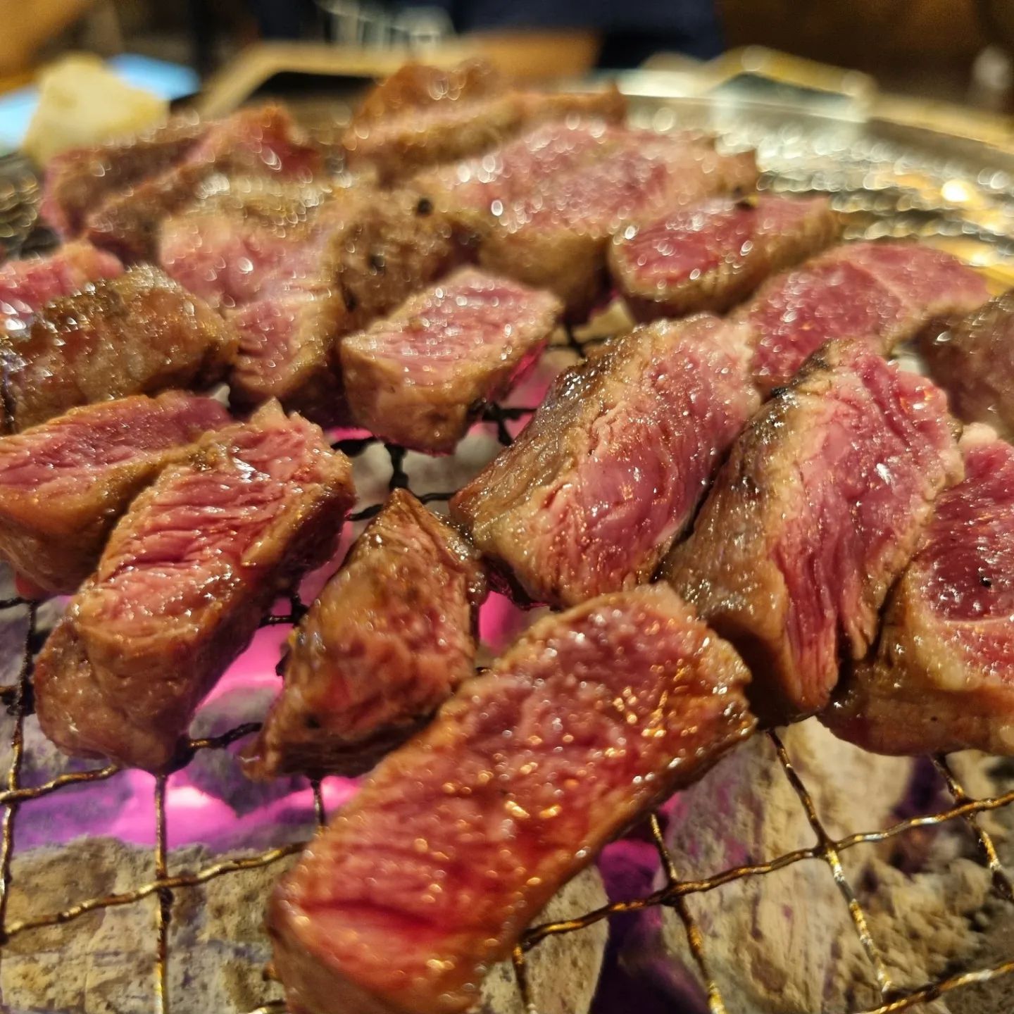 ⠀
소고기집박군네가음정점🥩
미국산 소고기 중 최고급 PR, CAB 등급만 사용하는
최고 소고기 맛집으로사르르 녹는 맛이🫶
육회는 별미중에 별미🩷
2인세트 44,000원부터 가성비 최고~!
가족모임. 회식등 소고기맛집으로 추천해요👍
⠀
(*ˊᗜˋ*)ᵗʰᵃⁿᵏ ʸᵒᵘ parkgoon_gaeum
⠀
◽️경남 창원시 성산구 가음동 7-1 1층
◽️영업:11:30~23:00
⠀
#협찬 #소고기집박군네가음정점#소고기집박군네 #창원소고기맛집 #창원고기맛집 #리뷰노트
#성산구맛집추천 #창원맛집 #창원고기집 #창원소고기집
⠀