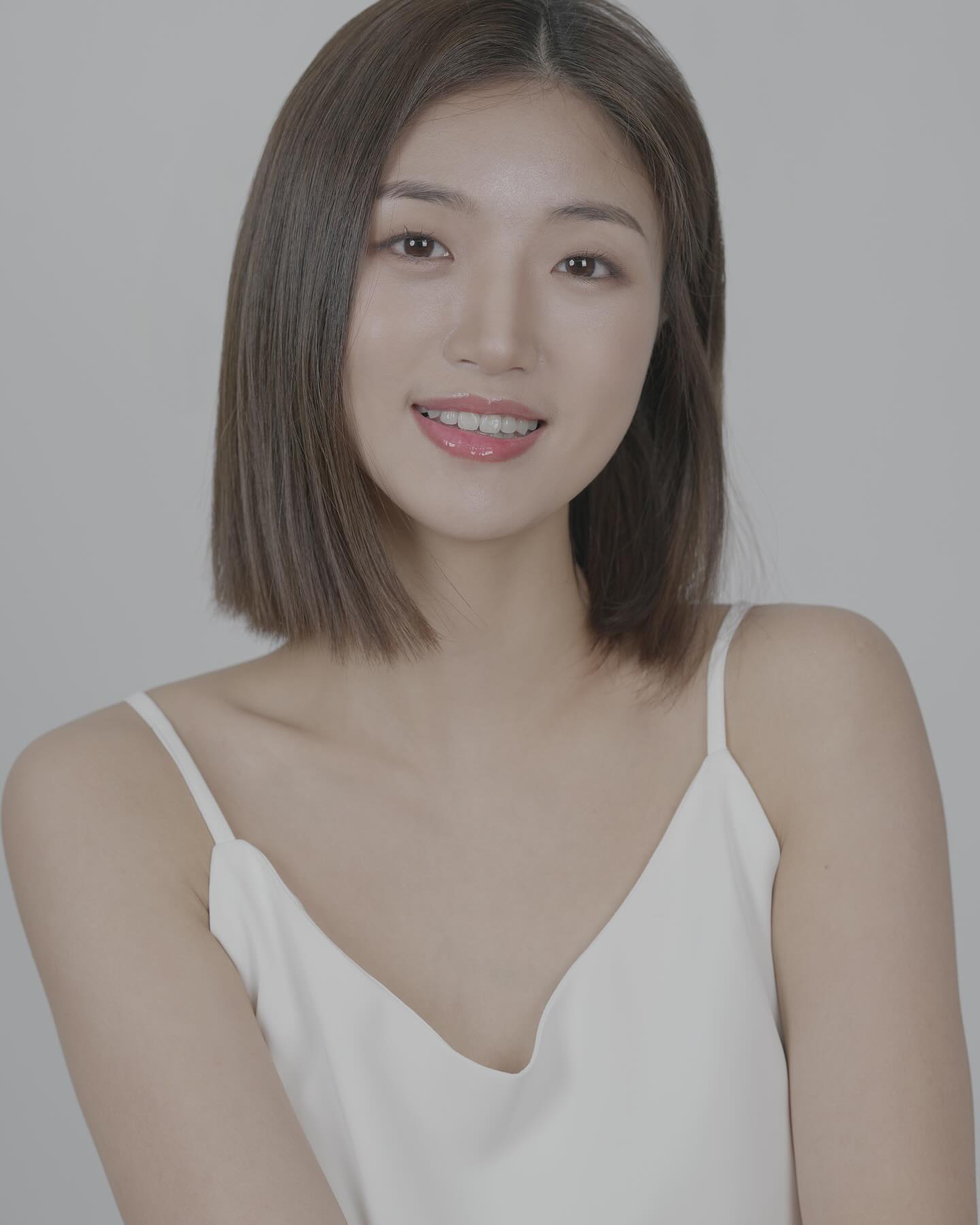 🩶🤍
📸 _studio_ram 
💄💇‍♀️ make_up_yubin
ㅡㅡㅡㅡ
💬협찬