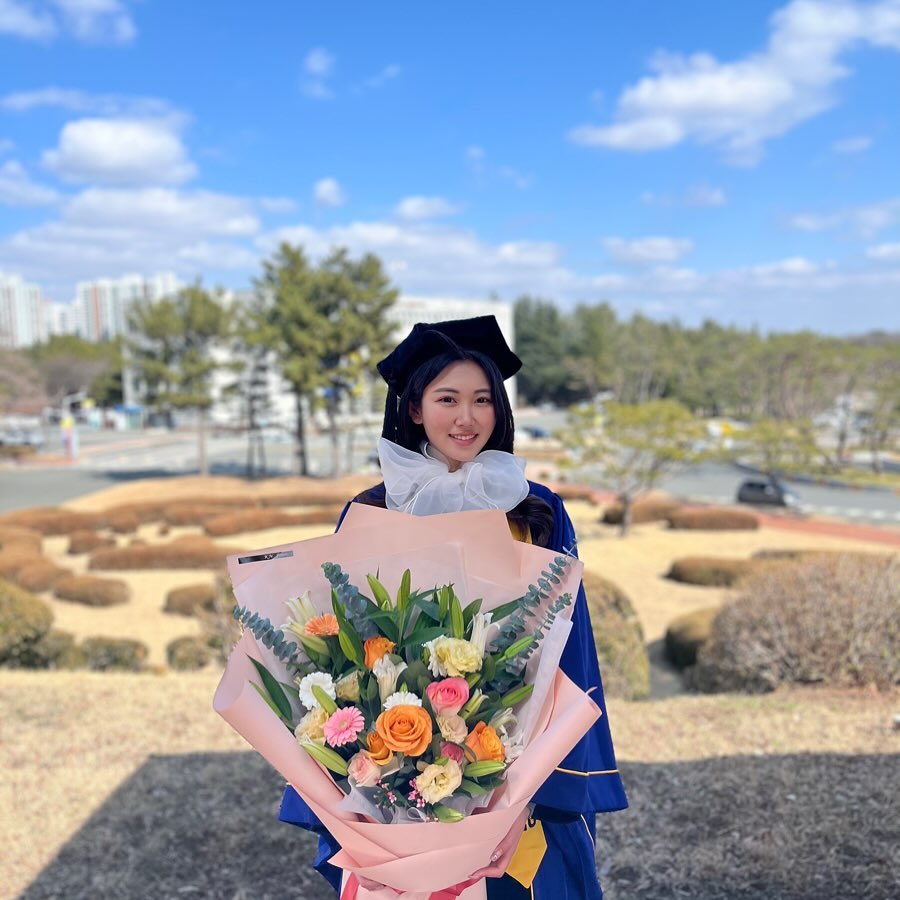#졸업 했습니다!! 🎓
다사다난했던 4년 이렇게 빨리 지나갈 줄 알았으면 더 신나게 놀고 더 치열하게 공부할걸....은 거짓말 😜