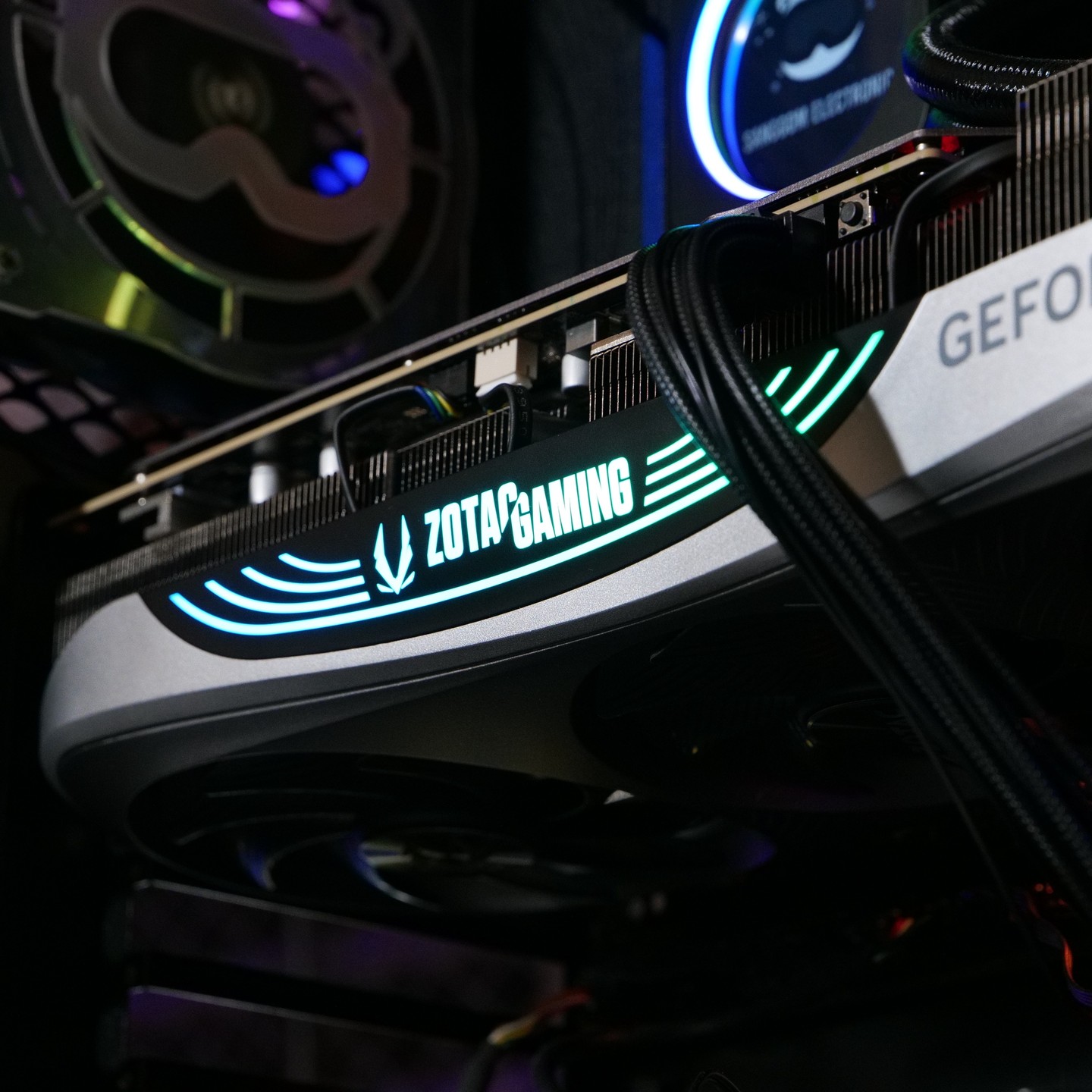 조텍 RTX4090 Trinity OC 그래픽카드 벤치마크 리뷰 레이트레이싱과 DLSS로 더 강려크한 성능
.
자세한 리뷰는 프로필 링크에서 보실 수 있어요.
.
'이 리뷰는 위클리포스트로부터 지원받아 제작하였습니다.'
.
#조텍, #zotac, #그래픽카드, #벤치마크, #RTX4090, #DLSS, #레이트레이싱, #엔비디아, #nvidia