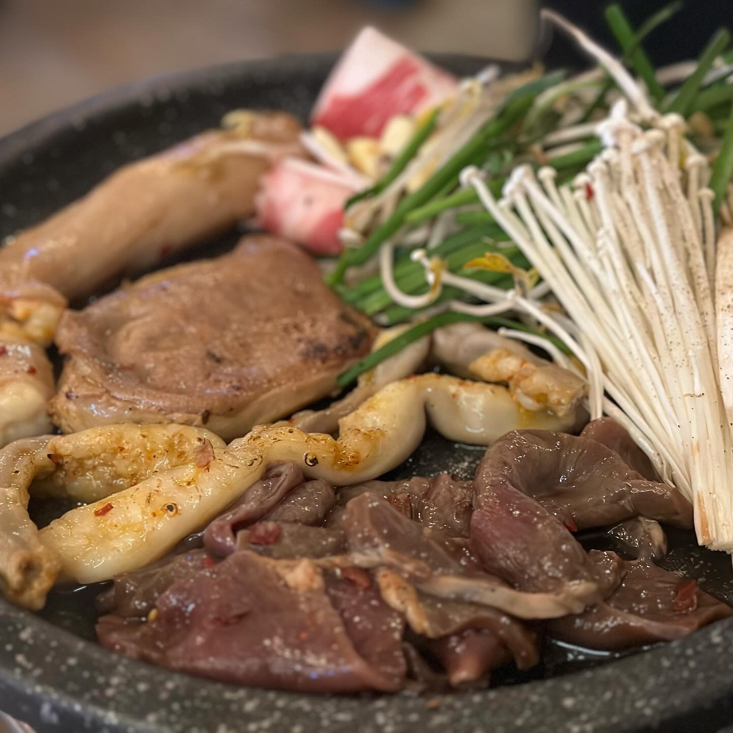 딸기 있으면 먹을 수 없는 곱창♥️
얼마만이여 ㅠㅠㅠ
곱창도 덕후밥도 너모 맛있군🤤
.
.
.
#성신여대곱창맛집 #김덕후의곱창조 #무한리필 #육아맘자부