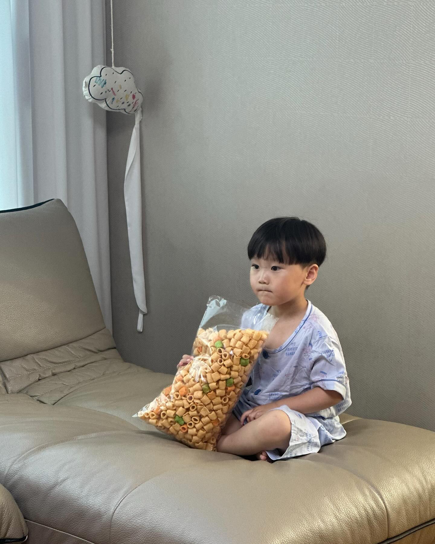 줄어들지 않는 아이니 과자 🥠

#과자취향
#마카로니