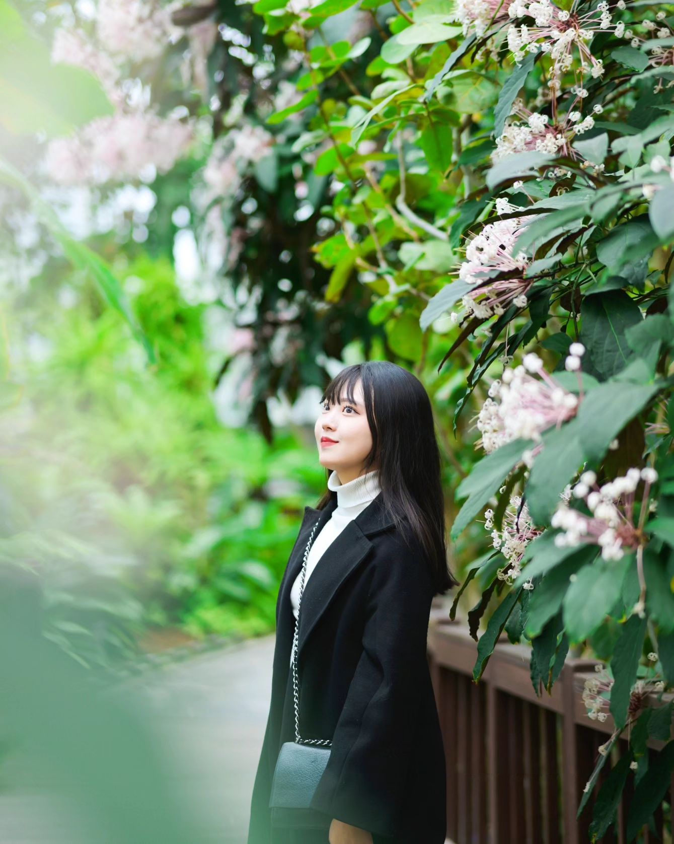첫 촬영🤭🤭🌿☘️

📸 Photo: shine_blue__ 
✨️ model: ahyoung_00