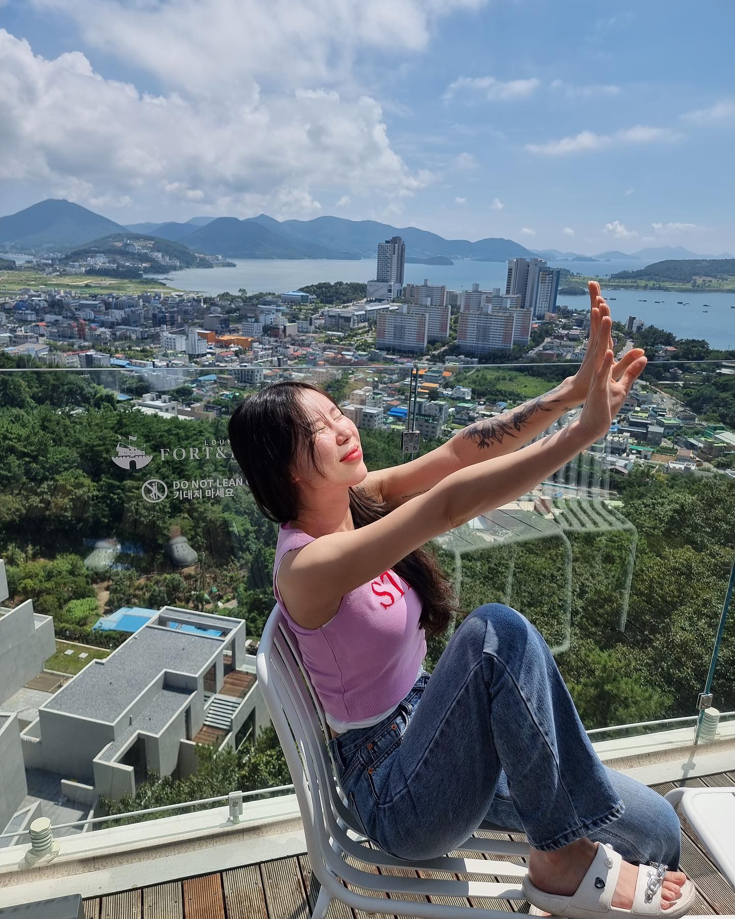이재우씨 사진 잘찍네
—
#여수카페 #fortandfort #전망좋은카페