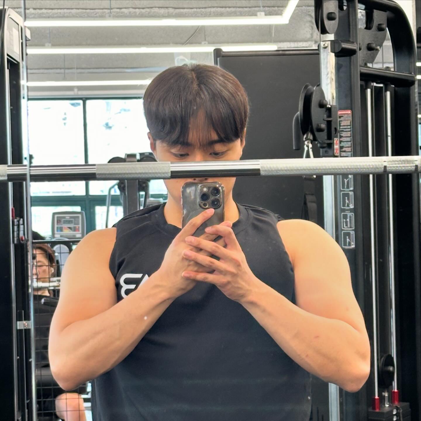 #ㅇㅇㅇ #오운완

(22초 룽지 영상이 있습니다)
벌써 5월??? 버그같은데.....
오늘은 어깨 했습니다! 오랜만에 잘 먹더라구요
어깨도 많이 괜찮아진거 같아서 기분이 좋습니다
그리고 어제부터 갑작스럽게 바프 고민하고 있습니다🫨
이번주에는 결정!!!
5월에도 다같이 안전 운동 득근 파이팅🚨🚨
..
.
.
.
.
.
.
.
.

.
.
.
#헬스 #소통 #맞팔 #선팔맞팔 #운동계정 #운동계정맞팔 #운동계정소통 #헬창 #운동하는남자 #운동하는여자 #바디프로필 #헬창의길 #워크아웃 #workout #fyp #추천 #첼린지