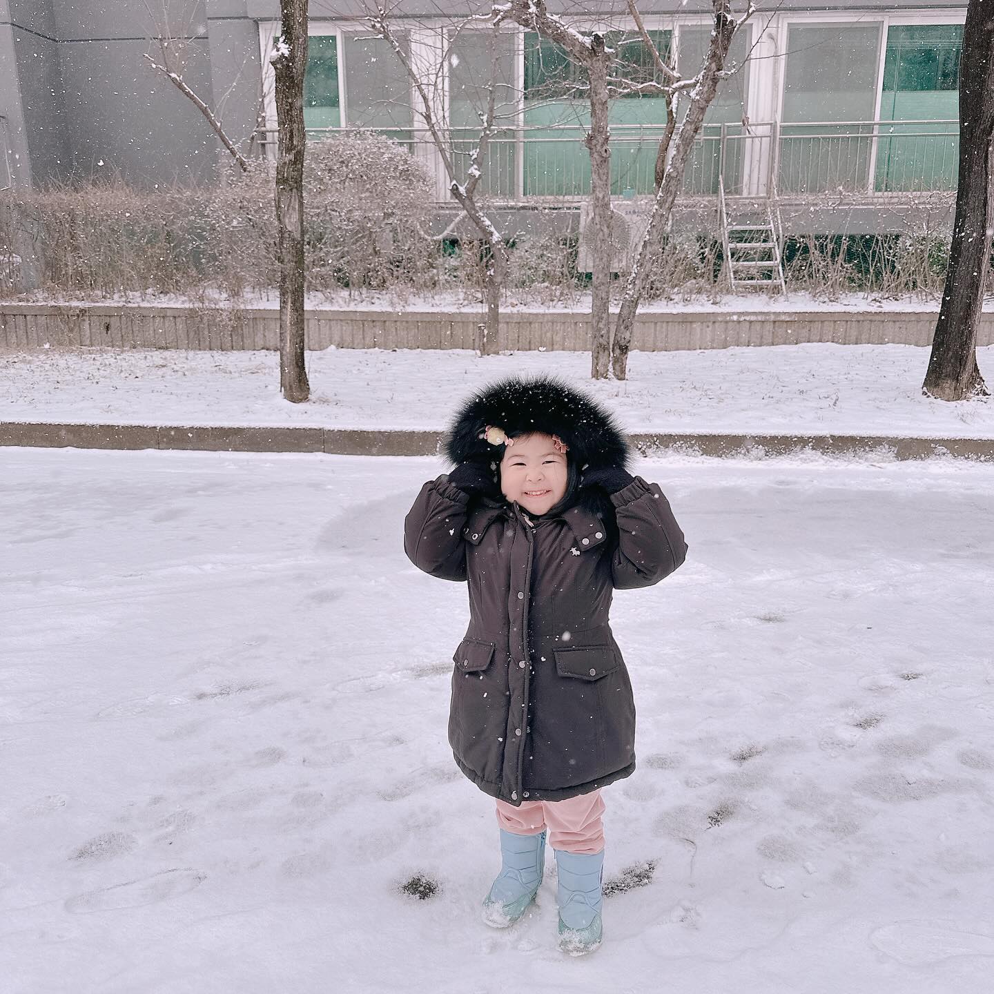 ⛄️

눈내려서 기분 좋은 하늘 ♡ 

#육아맘 #딸맘 #딸스타그램  #남매맘
#육아소통 #육아스타그램