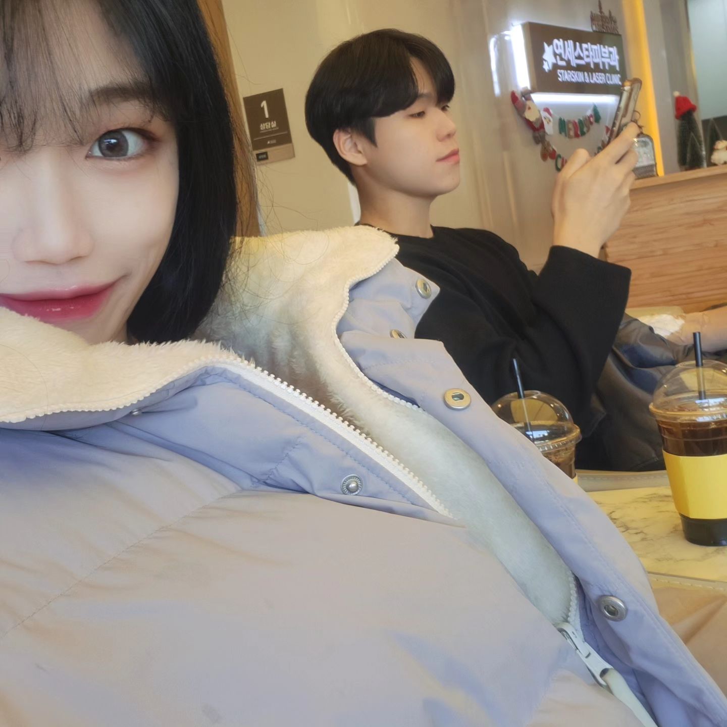 주말 순삭,,

금요일 퇴근하고 닭봉조림 해서 먹기

토요일에 방방문 피부과 쫄래쫄래 따라가서 갈비 얻어먹고
파김치&수육해서 먹기

일요일에 소불고기 먹고 야식으로 족발까지 먹기

돼지런한 생활 끝 ,, 💗