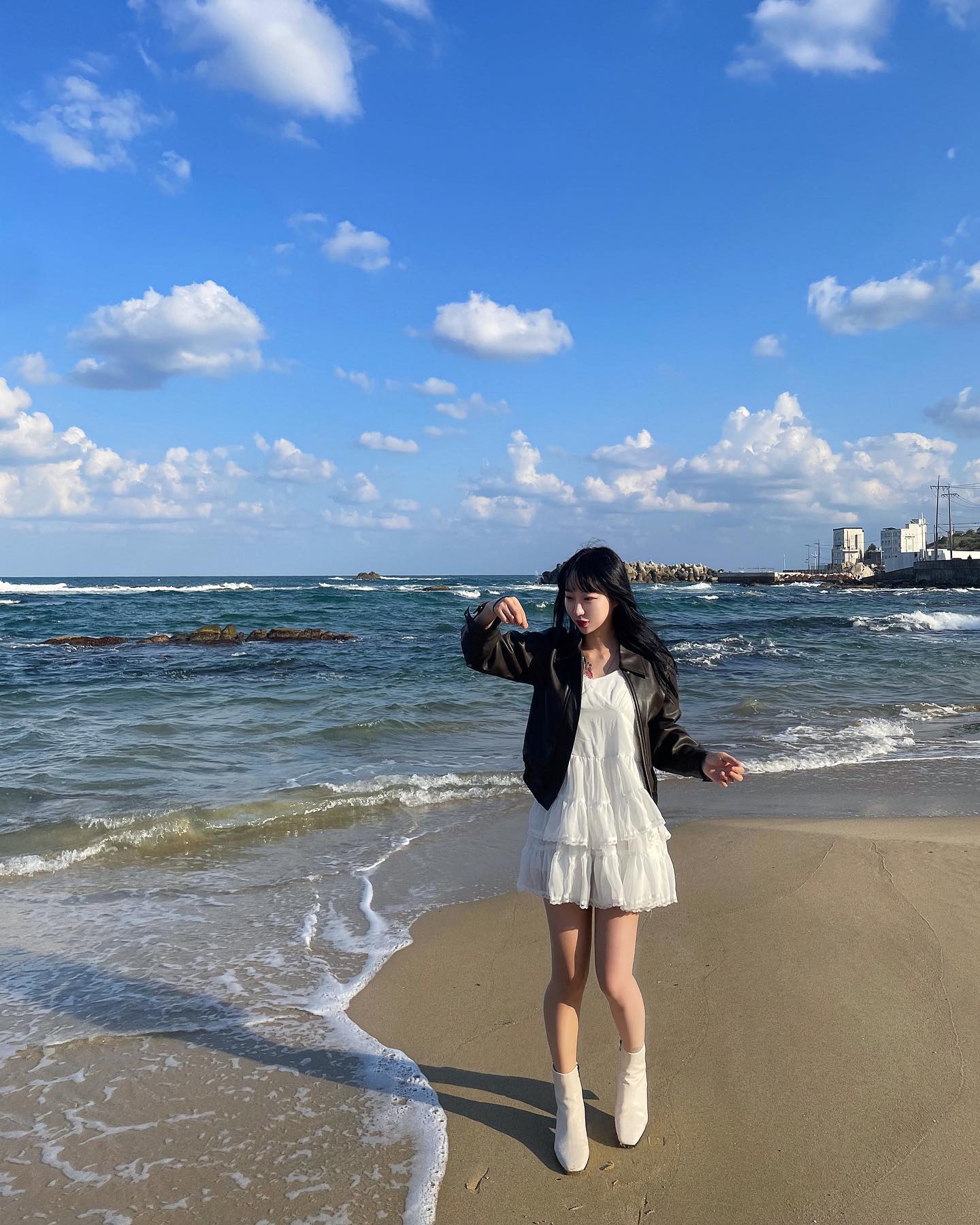 원본 자체가 쓰레기 화질이길래
그냥 색감 떡칠해봄 .. 풉킥 푸핫 =3=