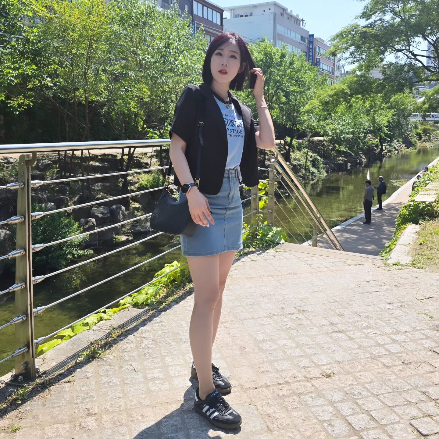 💜청계천 나들이룩.⠀
어무니께서 광장시장 빈대떡이 드시고 싶다고해서 왔다가 청계천 좀 걷고 광장시장으로!⠀
오랜만에 광장시장 가니 외쿡인분들이 정말 많아진듯하네요!😲 ⠀
⠀
💓모두들 맛점 하시고, 불금 보내세유!❤️🫶⠀

 ⠀