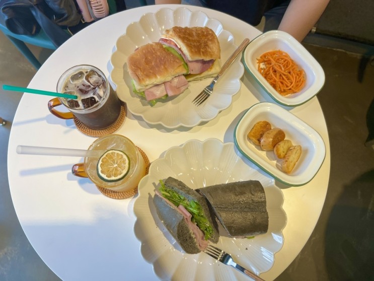 [잠실 맛집] 삼전역 근처 샌드위치 맛집 ‘로드샌드위치 잠실점’ (먹물트러플잠봉뵈르, 로드샌드위치 페스츄리)