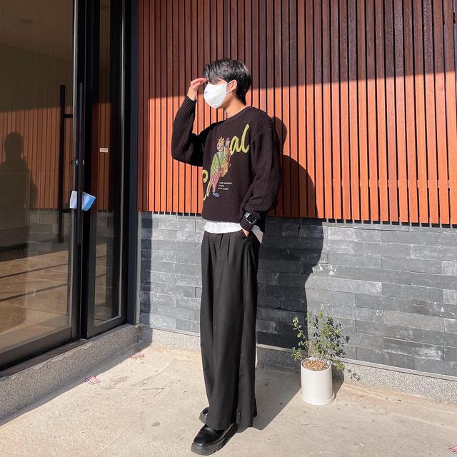 元 on Instagram: "#협찬 #제품제공 @mainbooth 니트 실물 깡패입니다 🕶️"