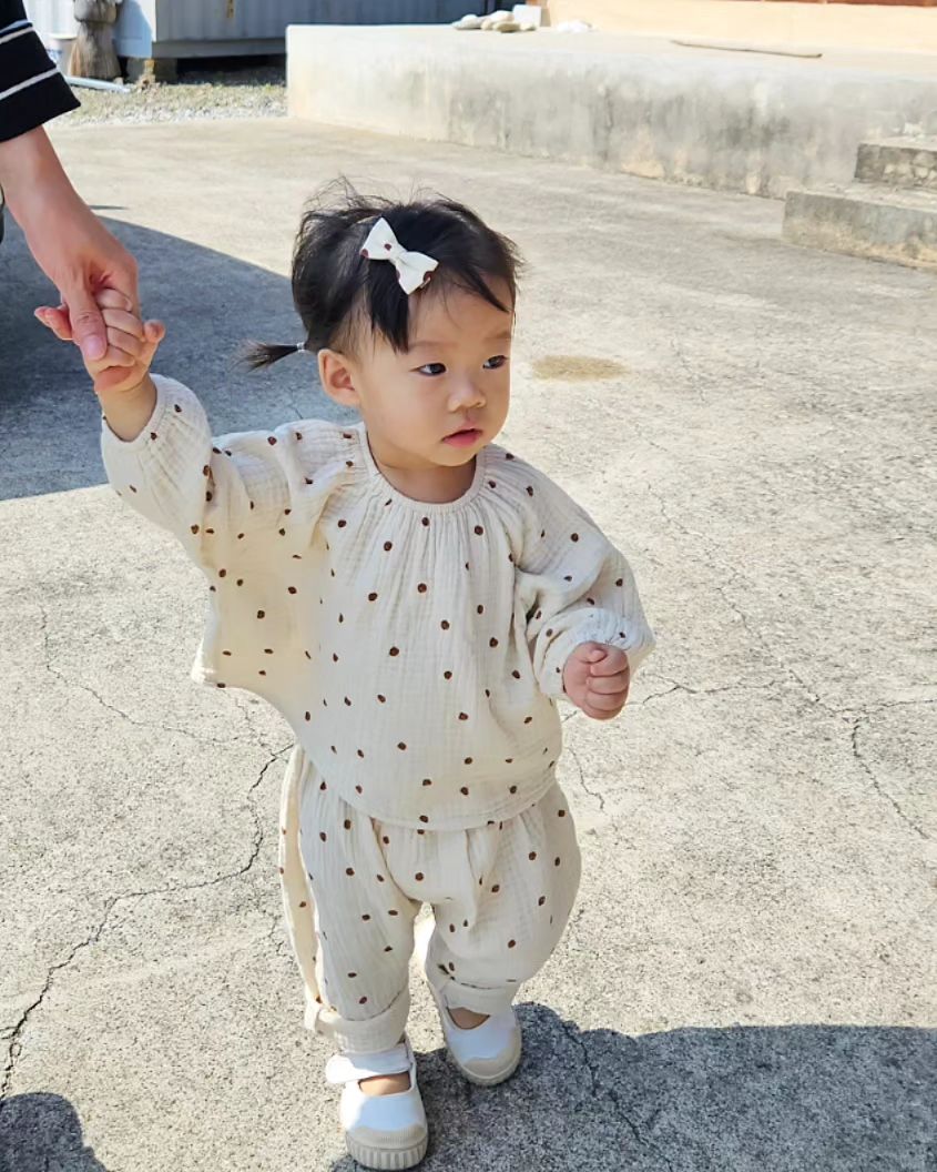 겸댕이🤎🤍🤎
햅삐햅삐 추석🧡🤍🧡

#15개월아기
#귀염방댕이
#사랑스러워