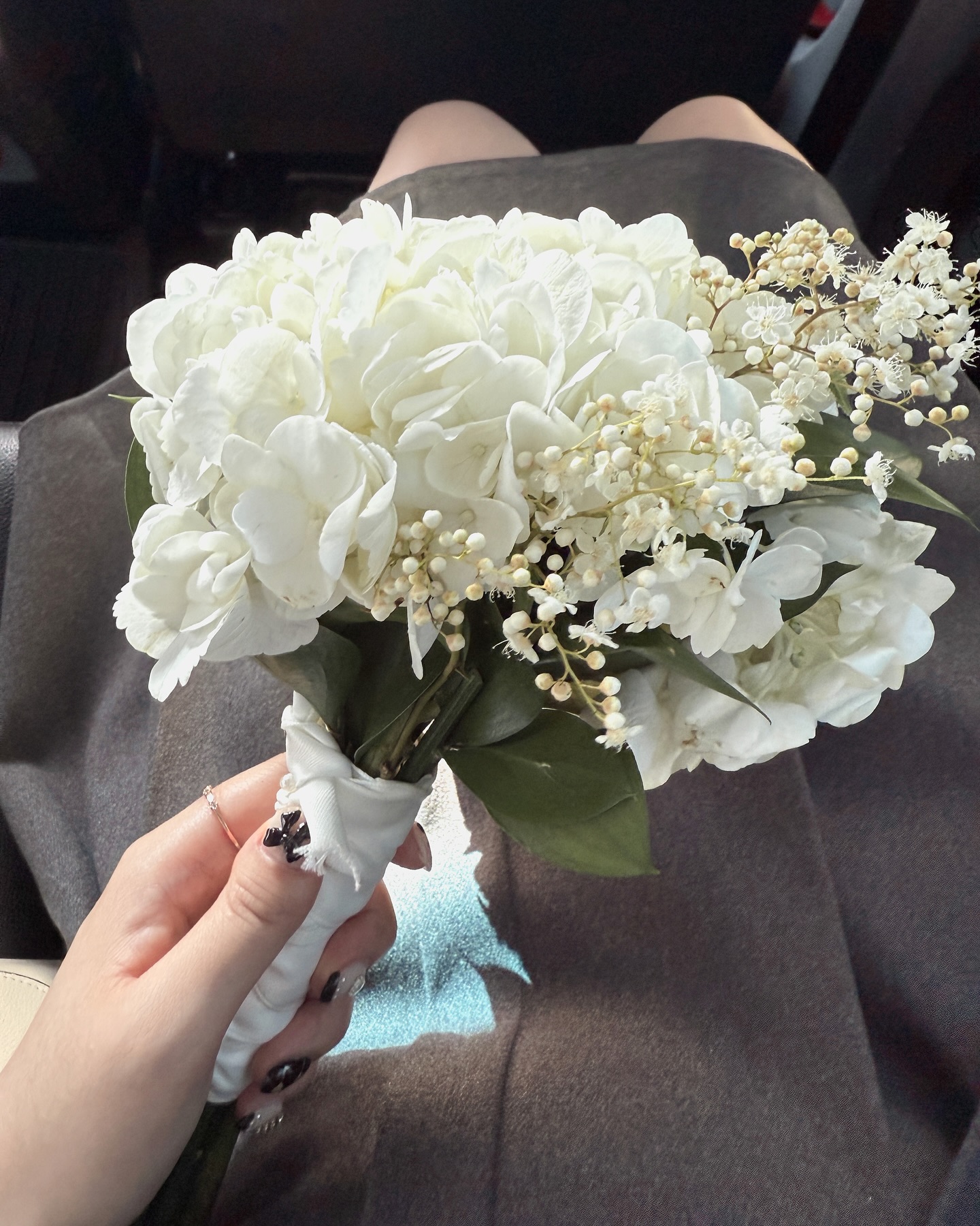 ⠀
설레였던 부케순이 날 💐✨
예쁘게 말려서 또 선물해조야지 !
⠀
⠀
# 결혼식 두탕 뛰었던 날
# 행쇼하세요 모두들 🫢💖