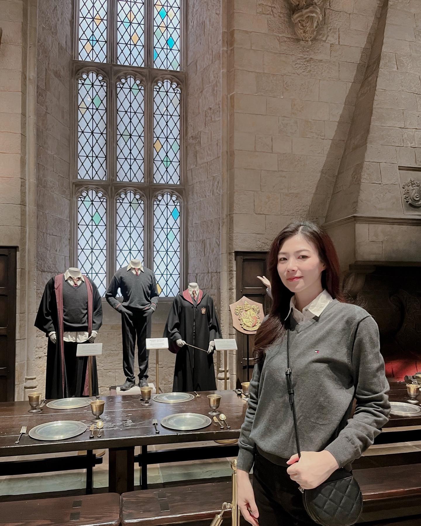 호그와트 입학날, 하필 넥타이를 두고왔네🫢
마법지팡이만 있으면 넥타이도 커버할수 있는데, 놓고왔어!!!!😵

그래도 설레는 마음으로 웃으며 출발😊
(결국 호그와트 급행열차 앞에서 🪄 만남ㅋㅋ)

.
.
.
.

#워너브라더스도쿄해리포터스튜디오 wbtourtokyo 
#일본 #도쿄 #해리포터스튜디오 #해리포터테마파크 
#도쿄추천여행지 #일본추천여행지 #도쿄여행 #일본여행
#ワーナーブラザーススタジオツアー
#東京メイキングオブハリーポッター 
#日本 #にほん #りょこう #東京 #とうきょう #ハリーポッター #スタジオ 
#japan #trip #tokyo #harrypotterstudio 
#warnerbrosstudiotour #themakingofharrypotter