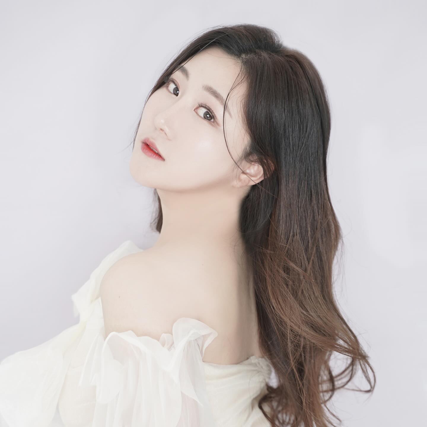 #주민영 #프로필

새해의 다짐을 사진에 불어넣어버리기 ❣️

#산호맨숀 #산호맨숀증명사진