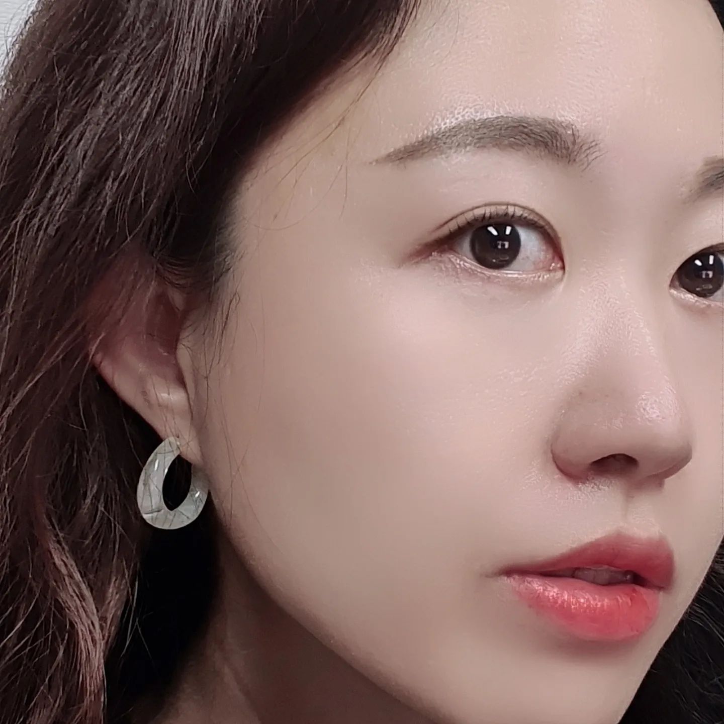 #협찬 👀 짧짧속눈썹도 속눈썹펌 가능?

어릴때 넘나 청정구역에서 살아서 그랬을까요...? 🥺

제가 속눈썹이 진짜 짧짧해요.
뷰러 쓸때도 살 찝는게 일상이여서
 속눈썹펌은 생각도 안하고 있었거든요?
이 어려운걸 #뷰티다온 에서 해냈습니다👍

뿌리부터 바싹 올라갔는데 
너무 자연스러워서 진짜 내 속눈썹 인줄? 🧡

💛예은샘💛 너무 다정다정, 꼼꼼하셔서 
속눈썹펌 처음인 저도 편안하게 받고 왔어요🙏

천호역 8번 출구 쪽에서 바로 이어진 건물이라 대중교통으로 이용하기 편하고, 내부도 넘 깔끔해서 맘에 들었는데요. 매달 이벤트 진행은 물론, 네이버 예약 후 첫 방문시 할인 쿠폰까지 받아볼수 있으니까 

속눈썹펌or 연장이나 왁싱 하시려는 분들은
➡️ beautydaon 뷰티다온 만나보세요!

#천호속눈썹 #천호속눈썹연장 #천호속눈썹펌 #강동속눈썹 #천호왁싱 #천호브라질리언 #뷰티다온 #천호역속눈썹 #천호역속눈썹펌 #천호역왁싱