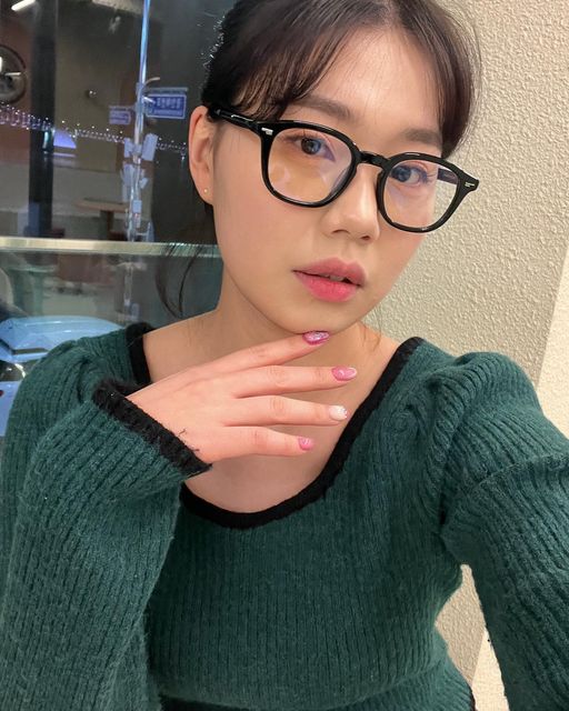 헤무 on Instagram: "#협찬 #프로젝트프로덕트 #RS18C1😎 ✔️정통(기본) 클래식 스타일의 풀 아세이트 프레임을 프로젝트 프로덕트만의 디자인 필터링을 통해 재해석 ✔️아세테이트의 투