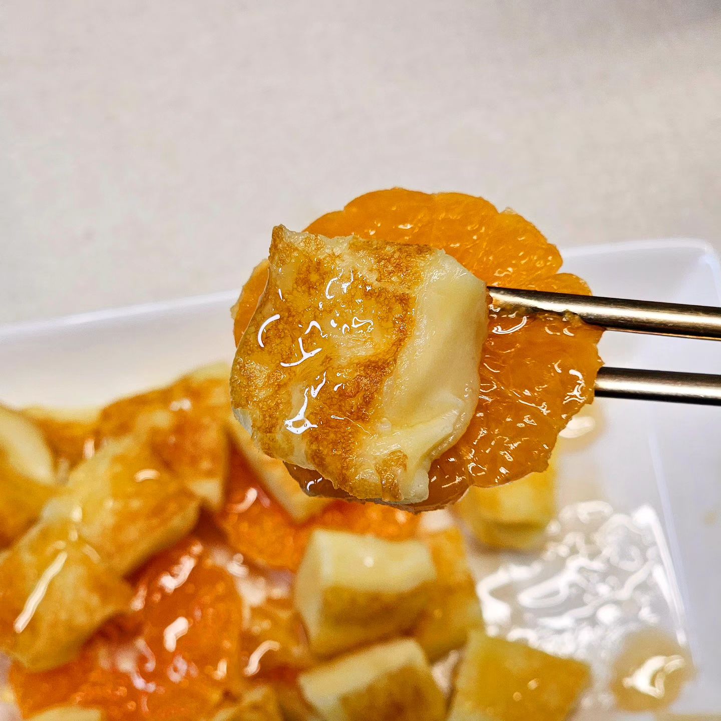 #협찬 cheesenfood

구워먹는 치즈 좋아하시나요?
저도 진짜 좋아해서 간혹
고기먹을때 같이 먹고는해요!

모짜렐라 치즈와 에그먼트 치즈를 
혼합해서 만든 치즈라고 하더라구요
에그먼트 치즈는 견과류맛이 나면서 
열에 잘 녹으면서도 
쉽게 타지 않는 다고해요
게다가 모짜렐라 치즈의 쫄깃함과 
조화를 이루어져 먹을때
풍미와 식감 모두 챙길수 있더라구요
저는 특히 요 식감이 너무 좋았어요!!

간혹 짜기만한 치즈들이있는데
요건 짜지않아서 애들 간식으로
줘도 손색 없을것 같았어요!

#구워먹는치즈 #모짜렐라치즈 #캠핑용치즈 #파티음식 #파티푸드 #아이들간식 #아이간식추천 #아이들간식추천 #디저트추천 #구워먹는치즈추천 #신상품 #신상구워먹는치즈 #고기랑같이굽는치즈 #스틱형구워먹는치즈 #간편하게구워먹는치즈 #캠핑음식 #캠핑치즈 #추천간식 #추천디저트